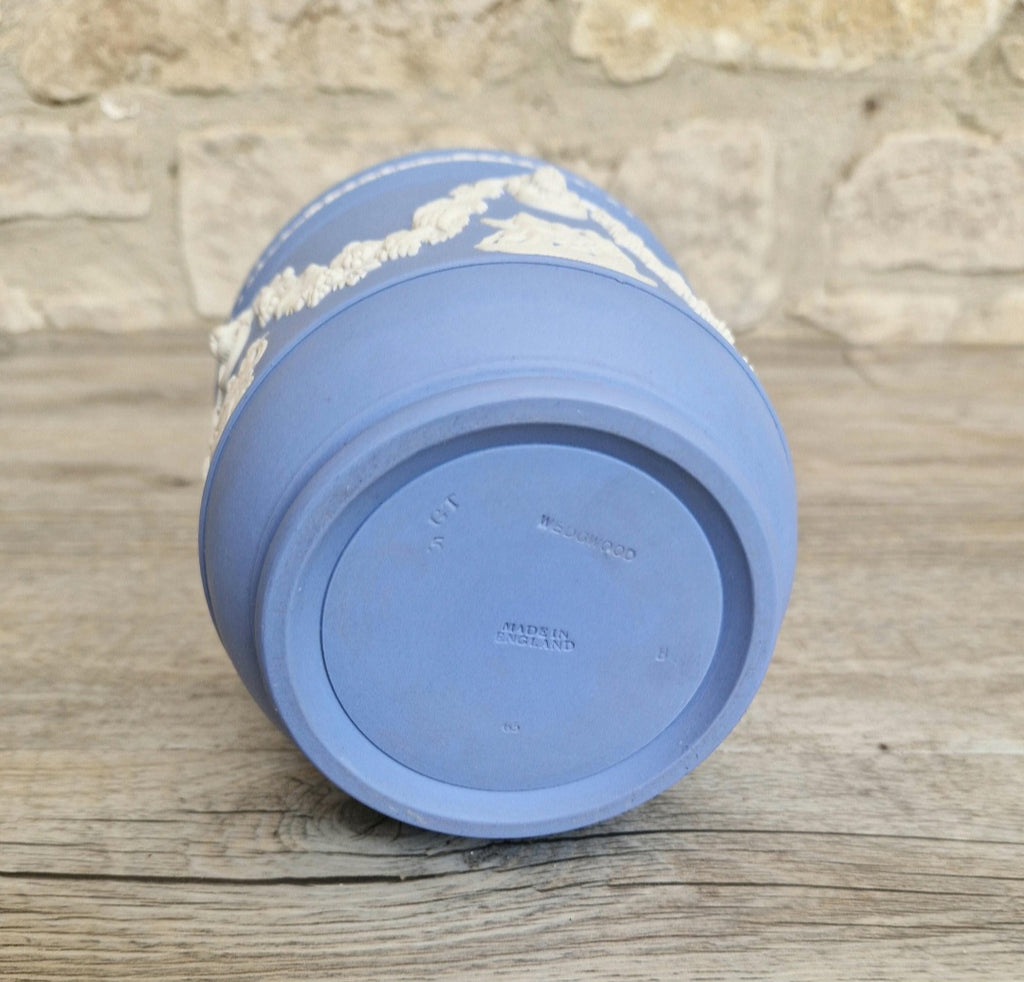 Wedgwood Jasperware Blue & White Neoclassical Sprigged Cachepot Planter Vase