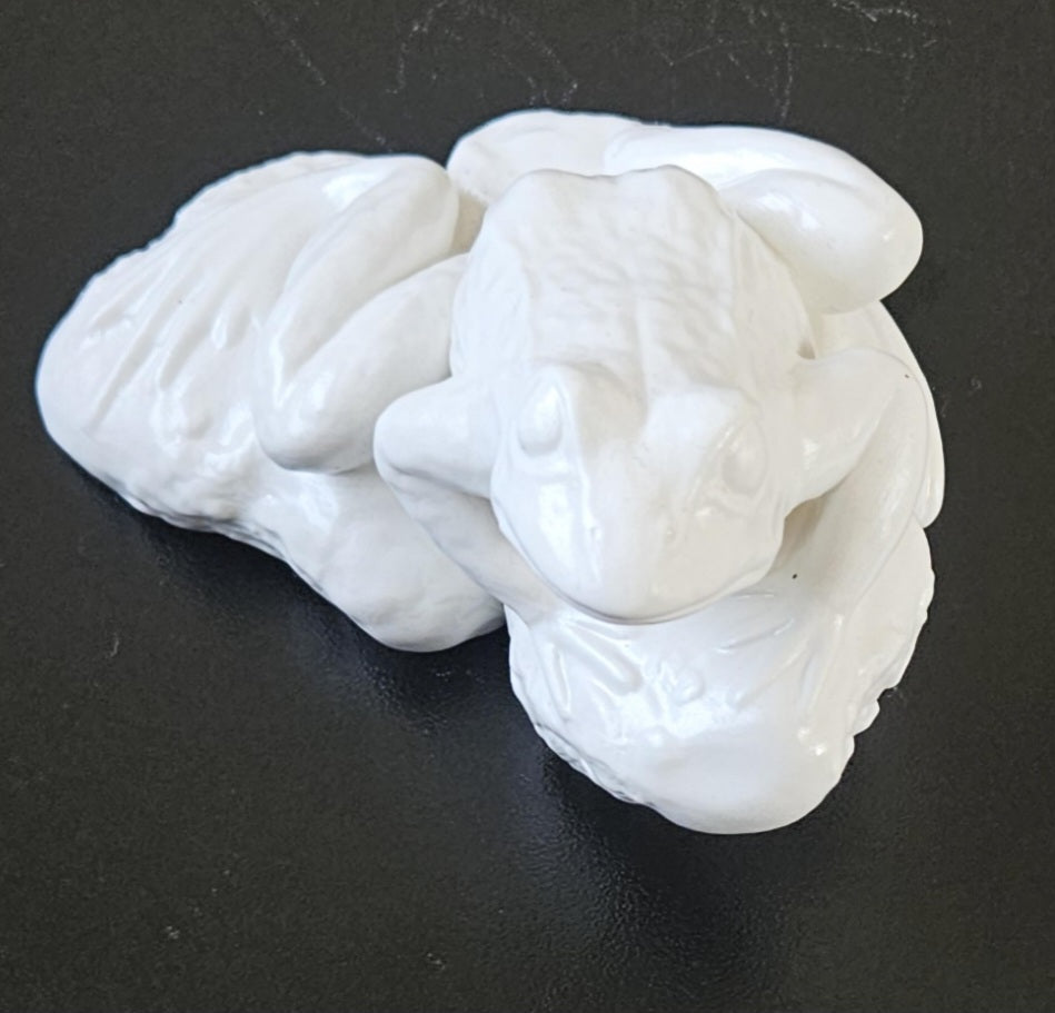 Small Vintage Ceramic White Frog Toad Ornament 9cm X 6cm Tall White