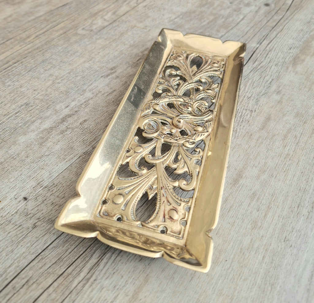 Antique Victorian Cast Brass Art Nouveau Pierced Floral Wreath Footed Pen Tray