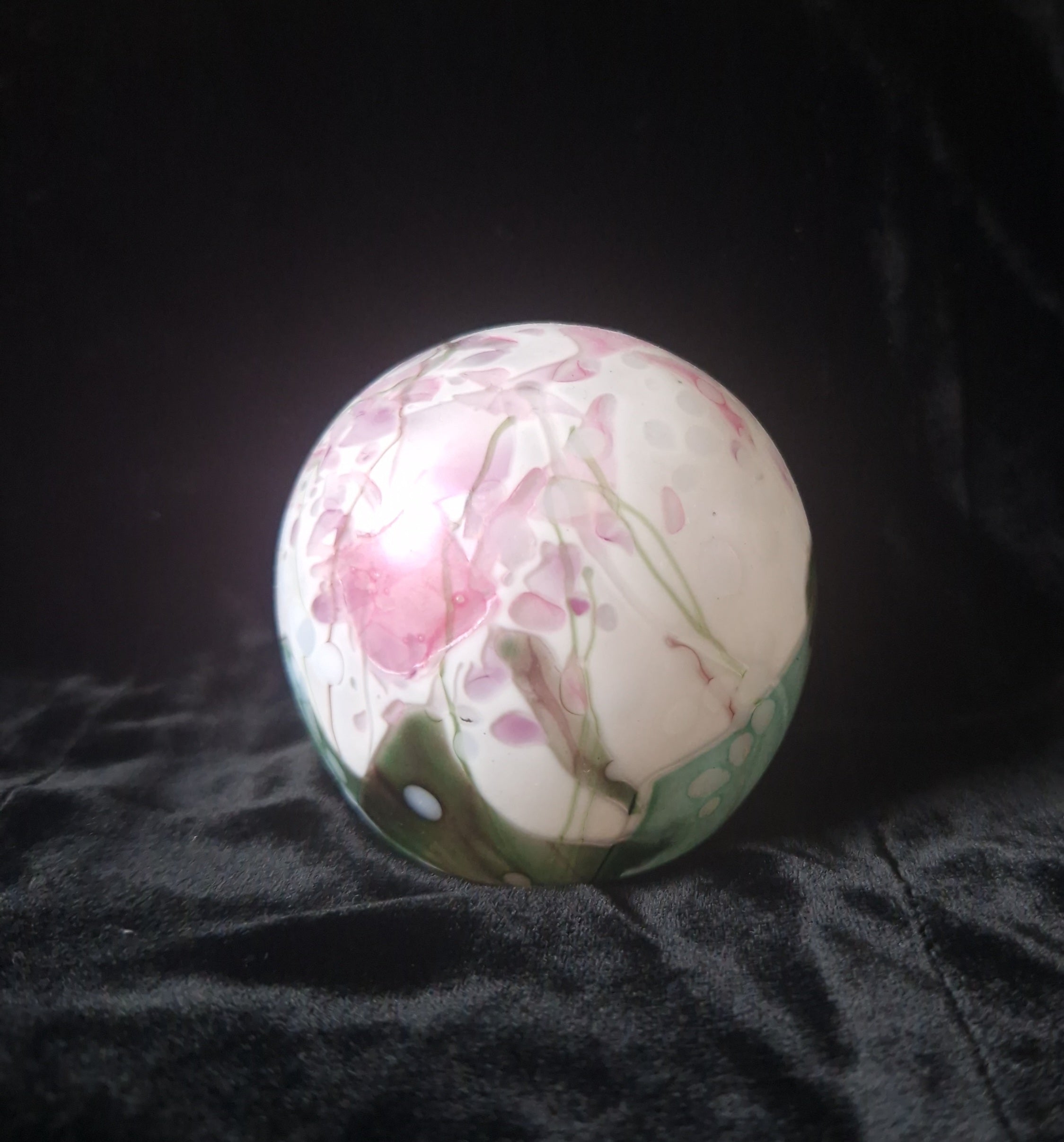 Isle Of White Art Studio Glass Vintage Lilac Flower Garden Ball Paperweight