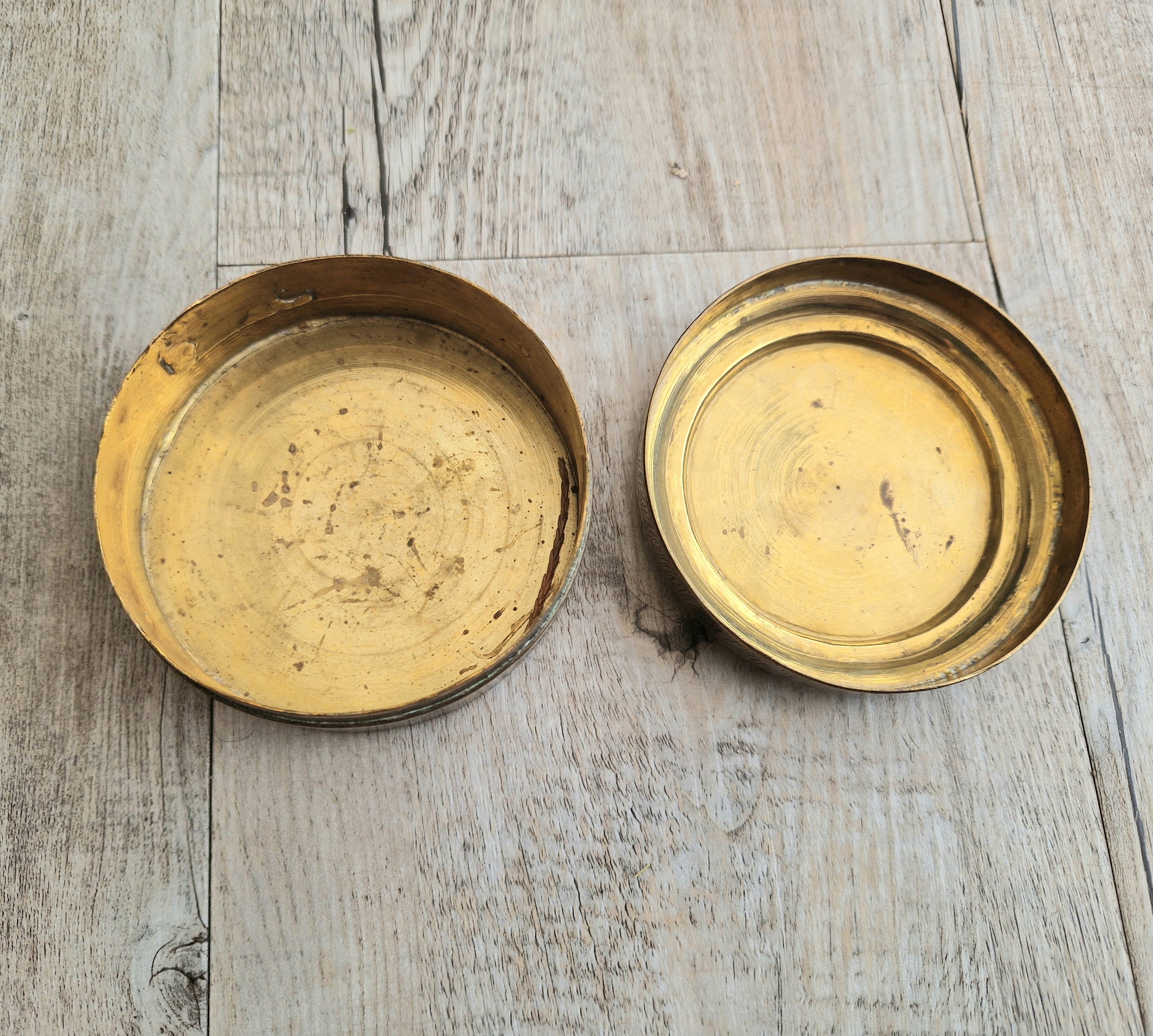 Antique 19th Century Deccan Indian Floral Engraved Pandan Brass Betel Nut Box