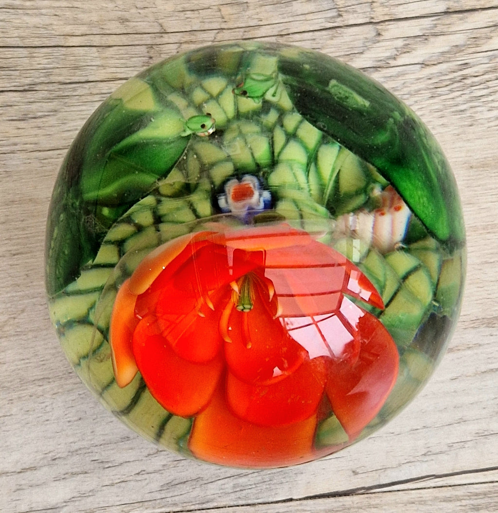 Vintage Giant Magnum Red Flower & Frogs Art Glass Sphere Ball Paperweight 9.5cm 1.4kg