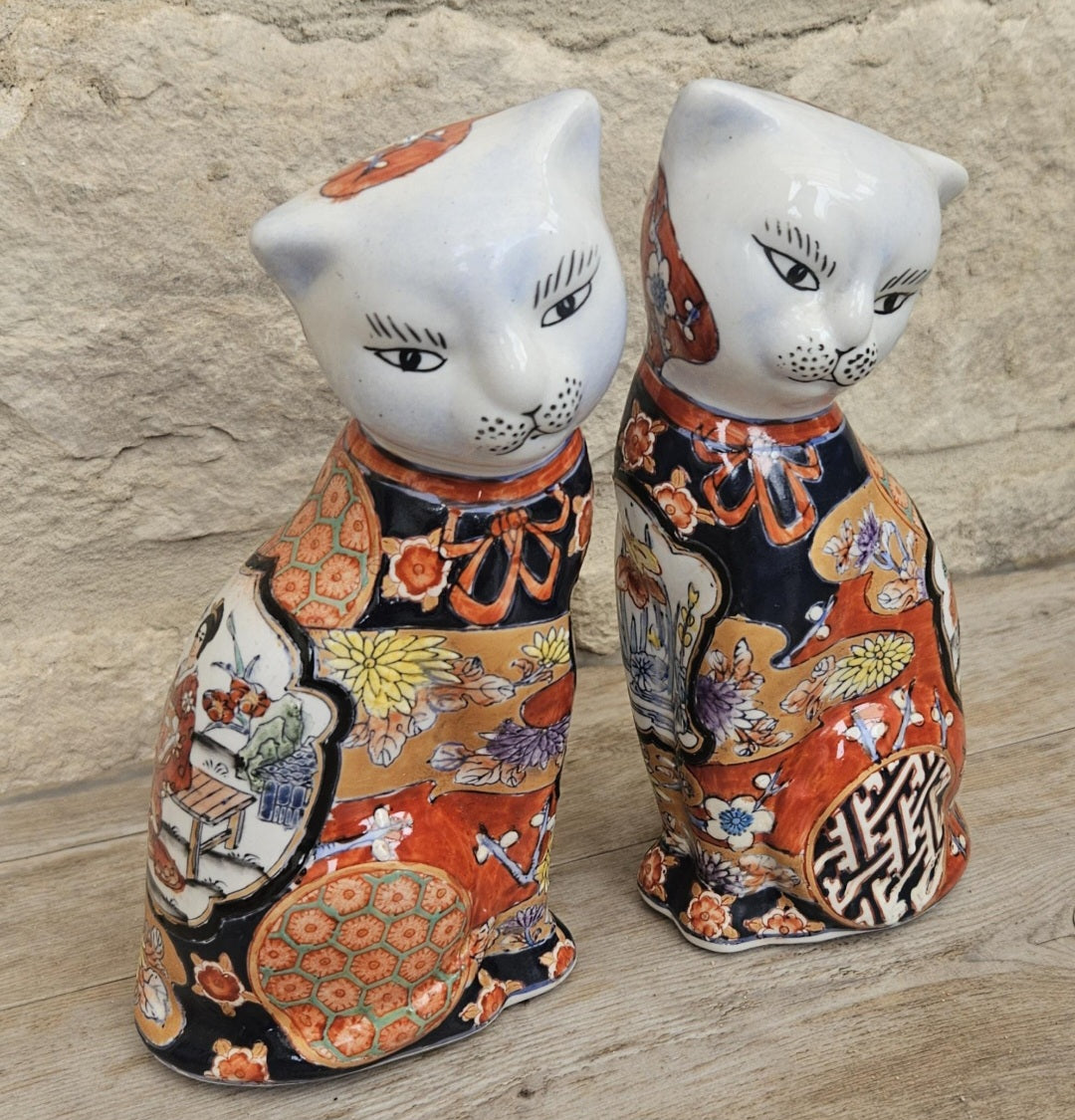 Vintage Pair Imari Style Cats Hand-Painted Ceramic Cat Figurines Japanese Colourful Decorative Mantle Cats 19cm
