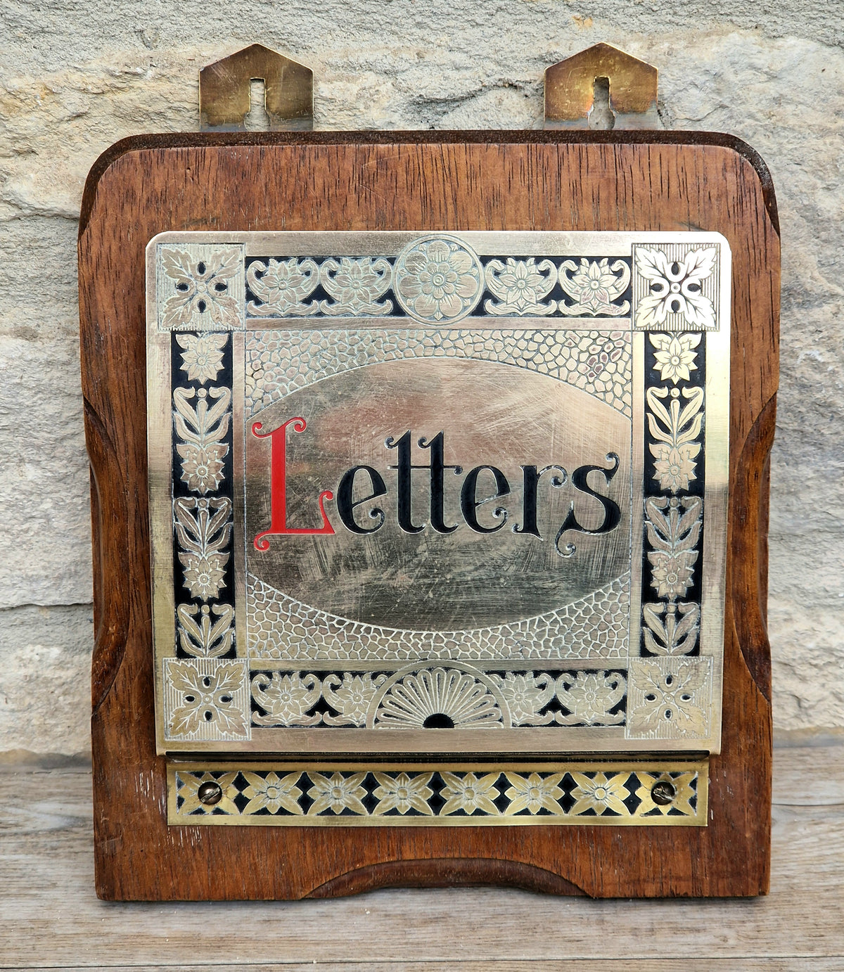Antique Arts & Crafts Brass And Quarter Sawn Oak Gentleman's Wall Single Carved Letter Rack