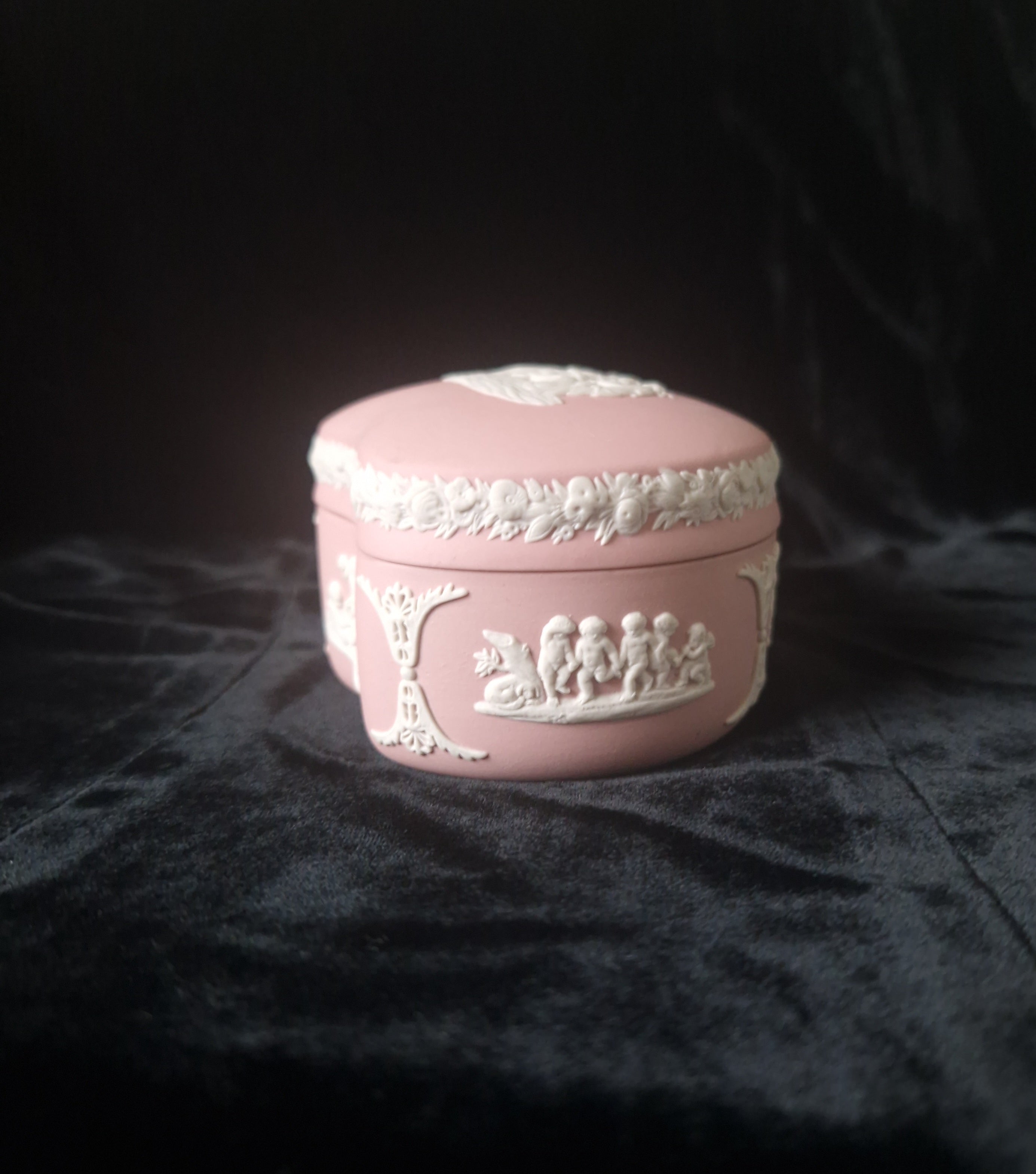 Vintage Wedgwood Pink Jasperware Kidney Shape Lidded Trinket Pot