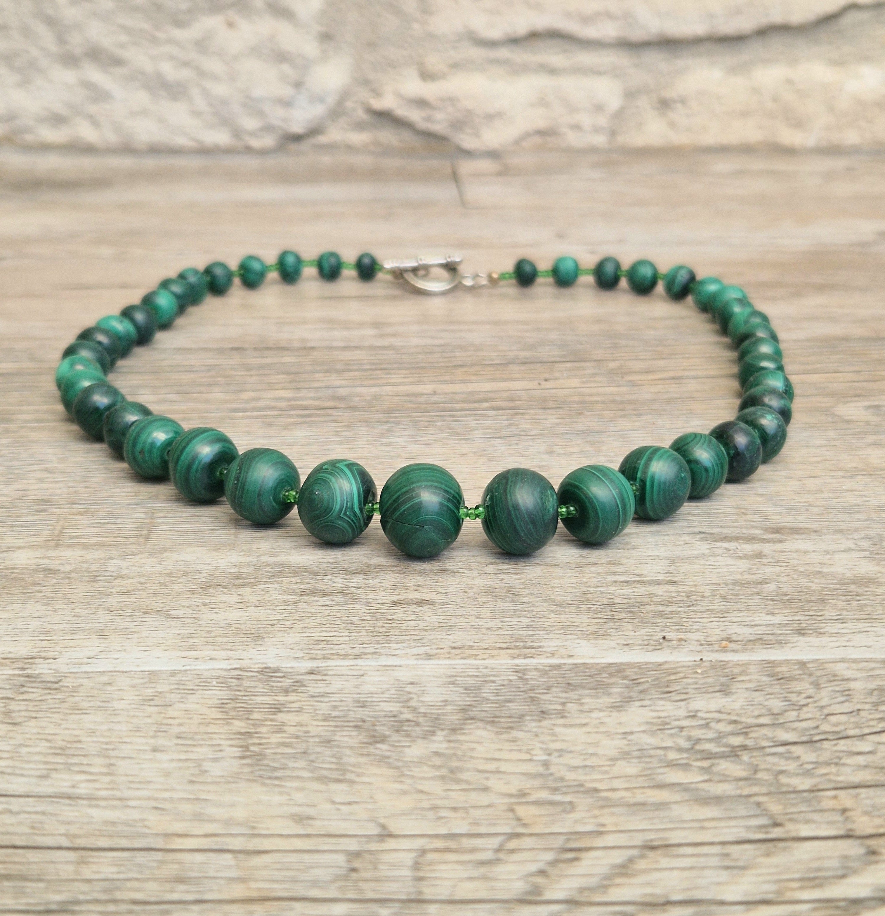 Vintage Graduated Malachite Round Bead T-Bar Clasp Necklace (60cm)