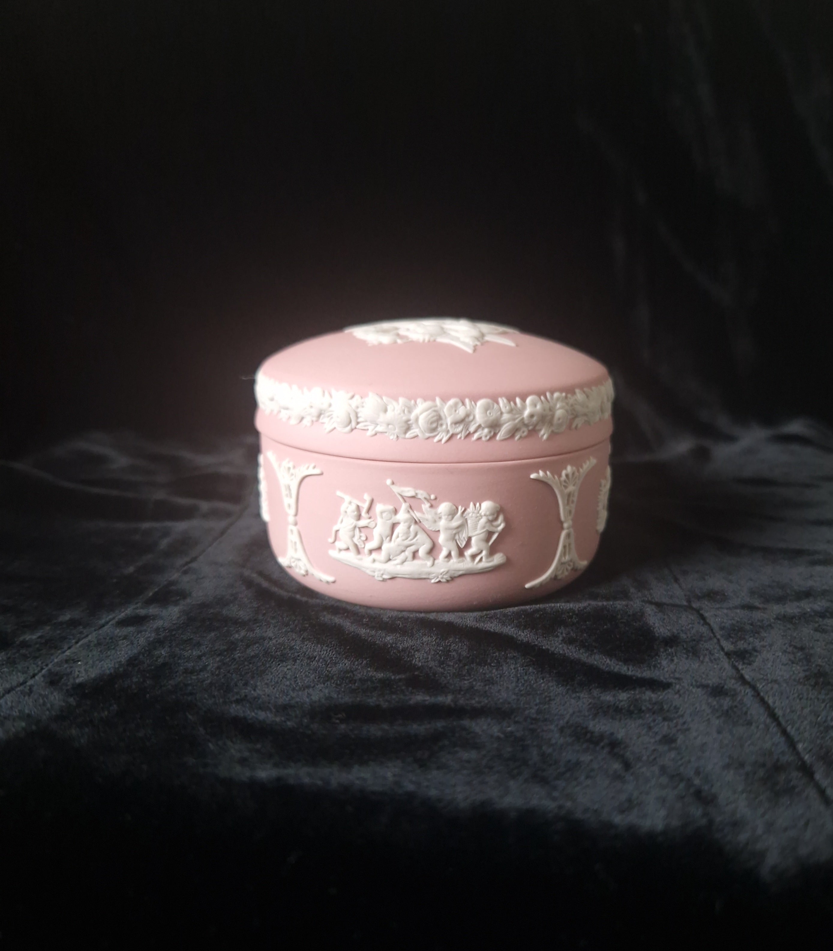 Vintage Wedgwood Pink Jasperware Kidney Shape Lidded Trinket Pot