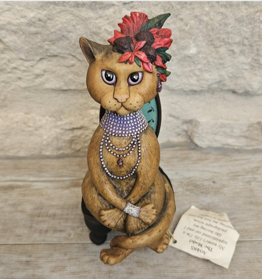 Vintage Curious Cats "The Model" Figure Ornament Linda Jane Smith Border Fine Arts 15cm