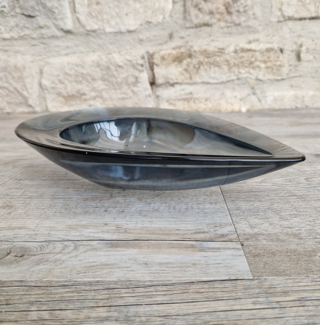Sasaki Glass Teardrop Bowl: Mid-Century Modern Design