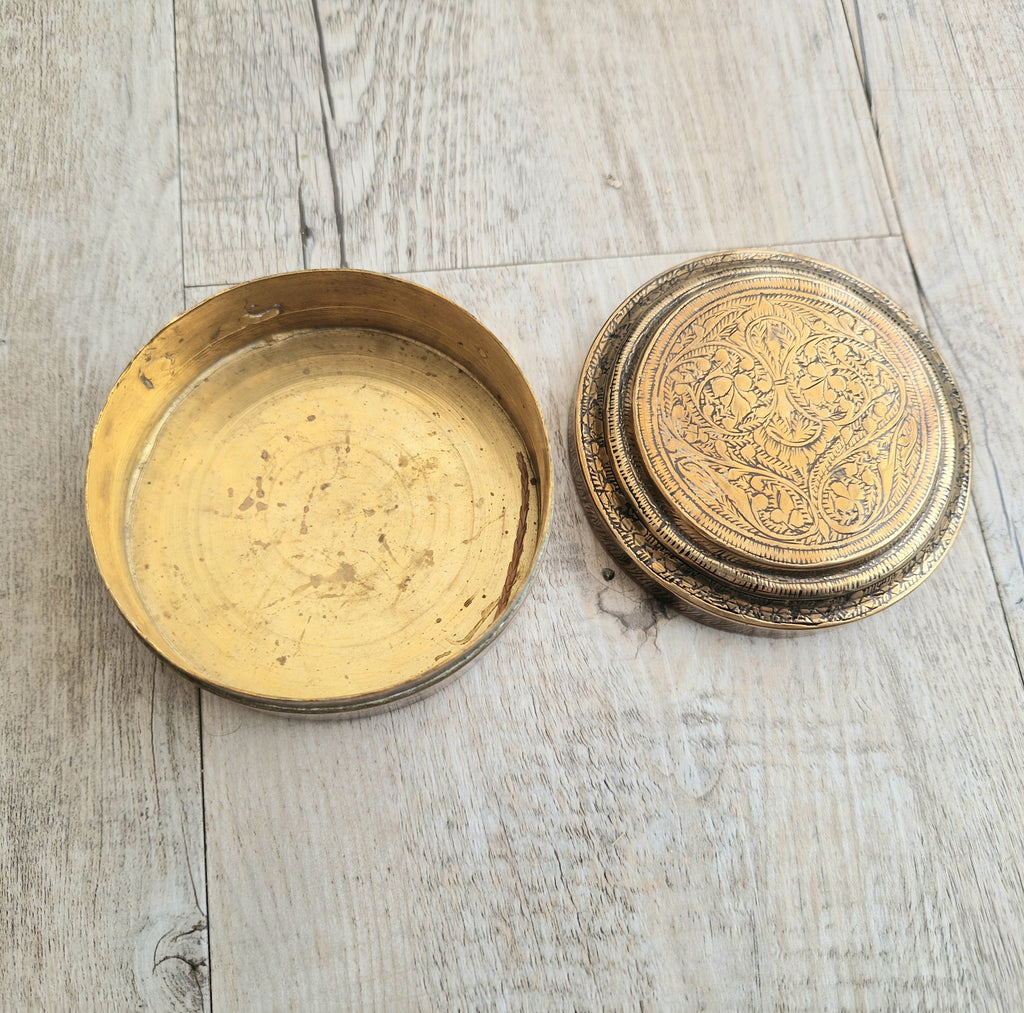 Antique 19th Century Deccan Indian Floral Engraved Pandan Brass Betel Nut Box