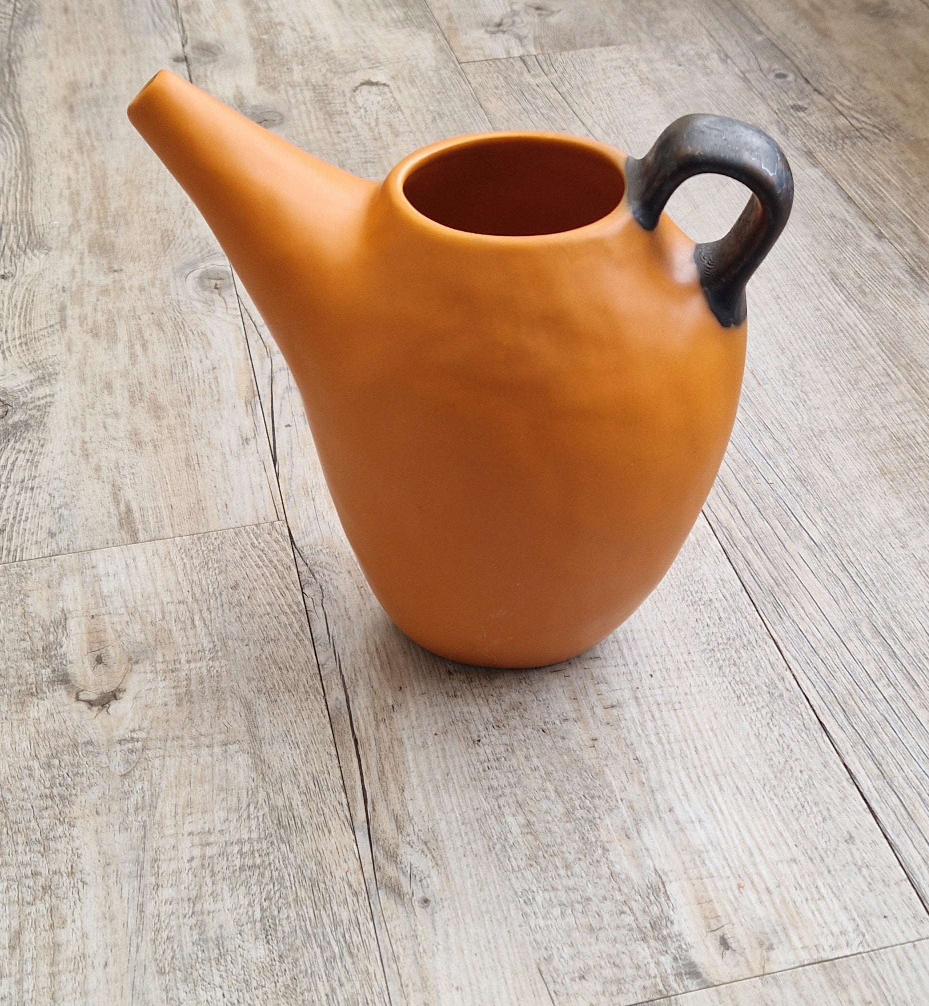 Large Habitat Water Jug Pitcher Burnt Orange Stoneware RARE Holds 1 .3/4 Litres