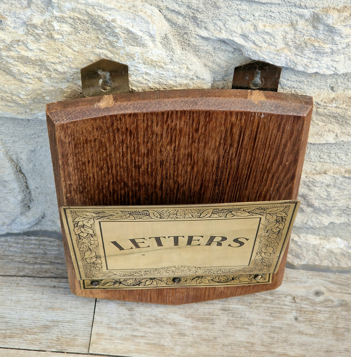 Antique Arts & Crafts Brass And Quarter Sawn Oak Gentleman's Wall Single Shield Letter Rack