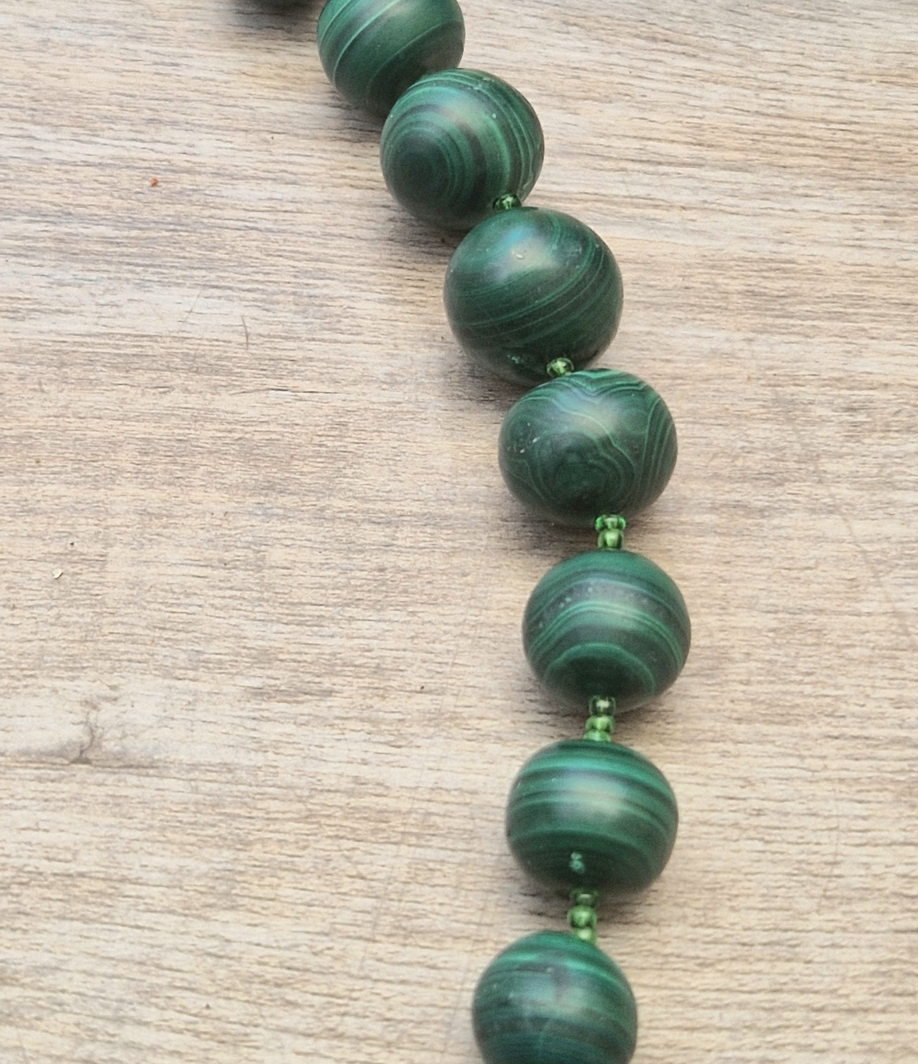 Vintage Graduated Malachite Round Bead T-Bar Clasp Necklace (60cm)