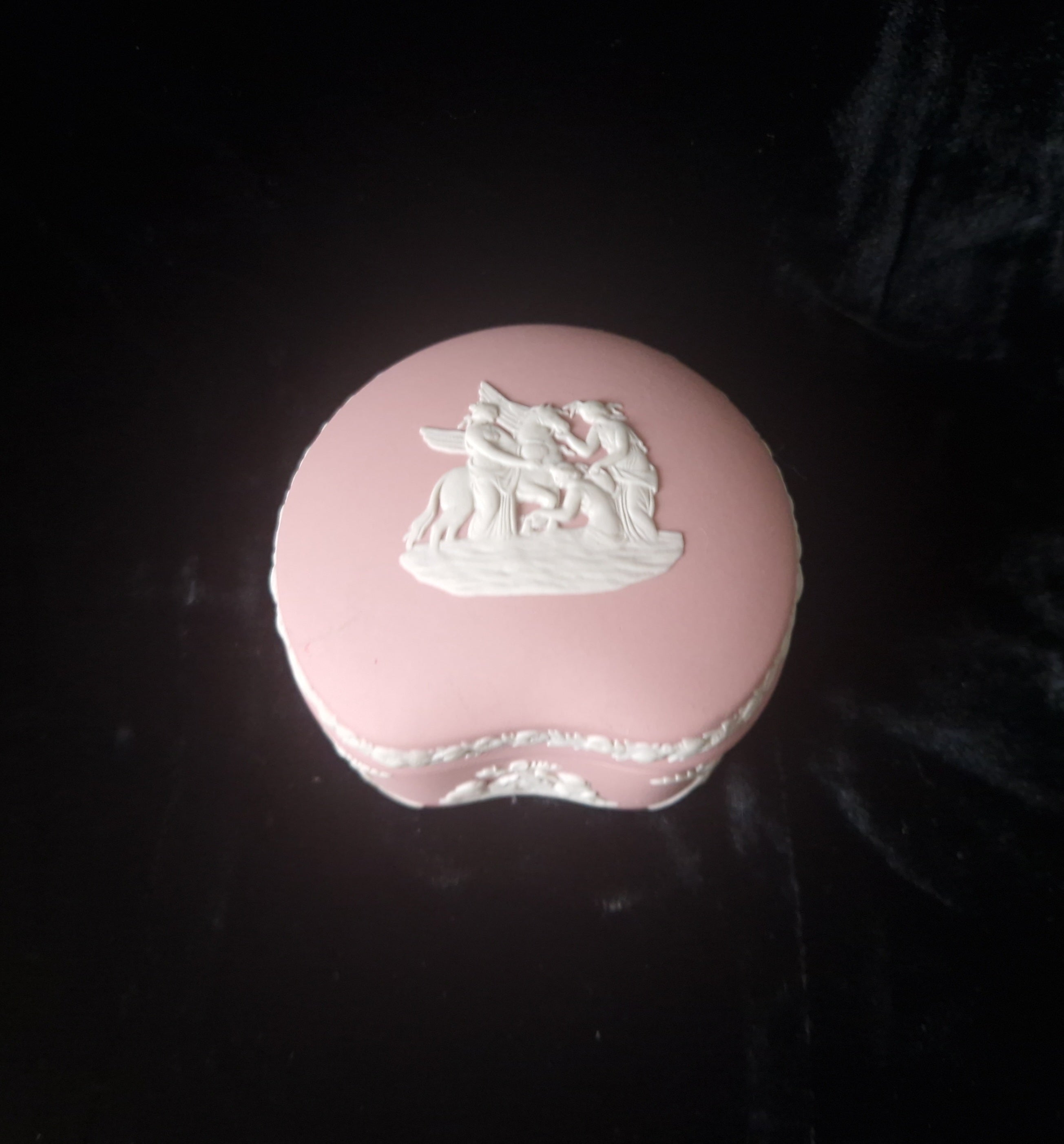 Vintage Wedgwood Pink Jasperware Kidney Shape Lidded Trinket Pot