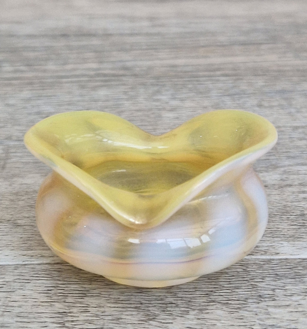 Antique Art Nouveau Monot Stumpf Pantin French Opalescent Glass Ruffled Open Salt Cellar Bowl
