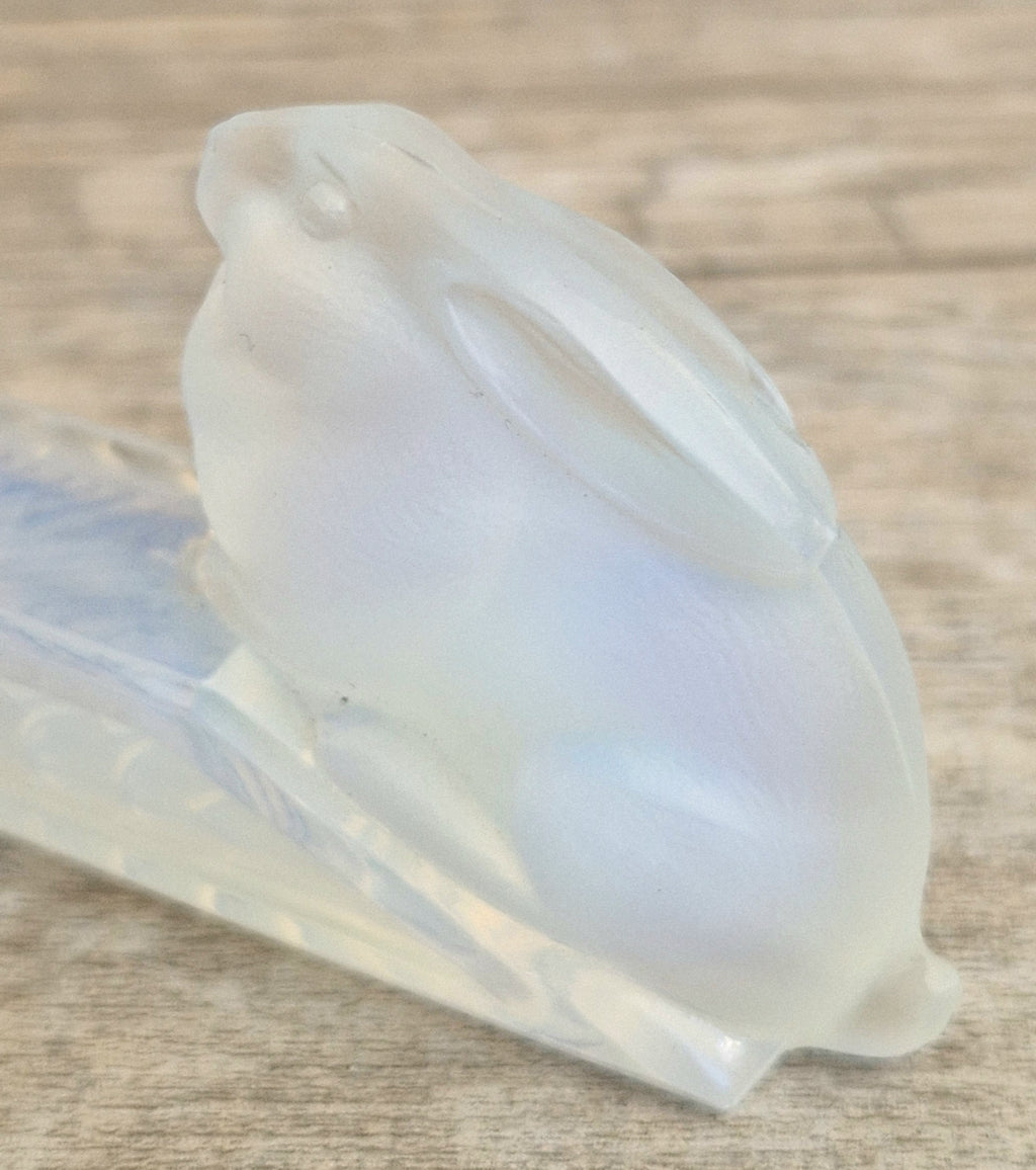 Vintage Etling France Opalescent Glass Rabbit Knife Rest Art Deco Opaline Figurine 11cm