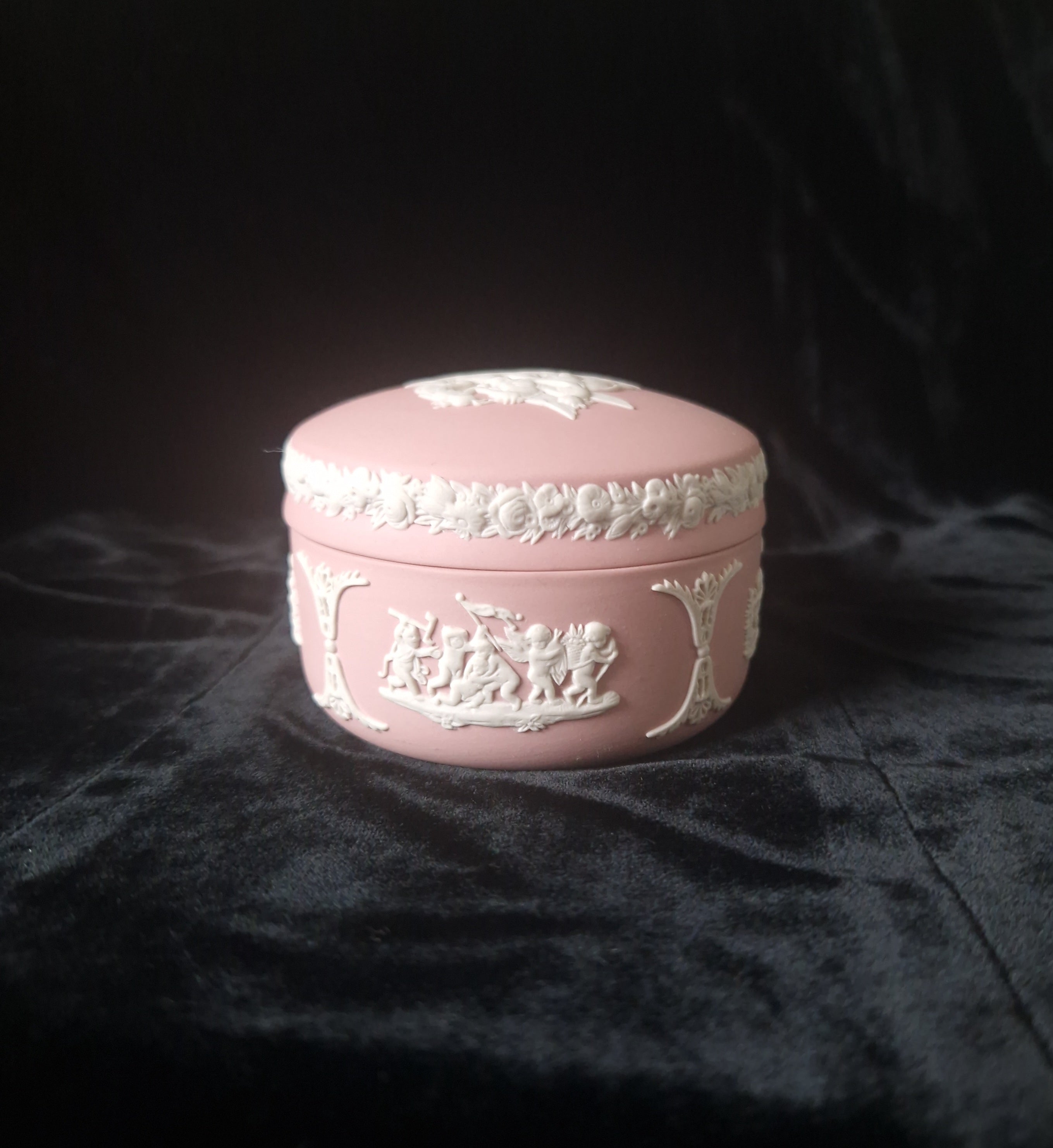 Vintage Wedgwood Pink Jasperware Kidney Shape Lidded Trinket Pot