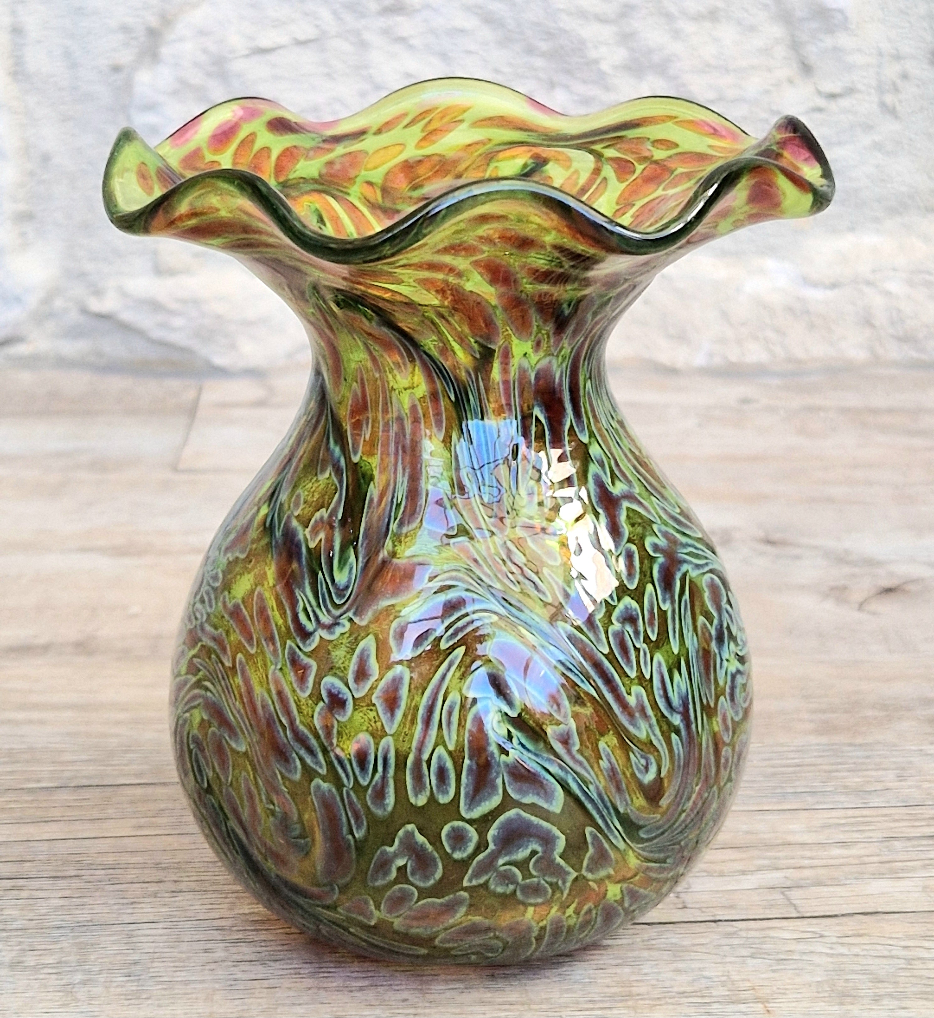 Rare 1925 Loetz Ausführung 237 Iridescent Uranium Glass Vase (Shape PN II-5589) — 13cm