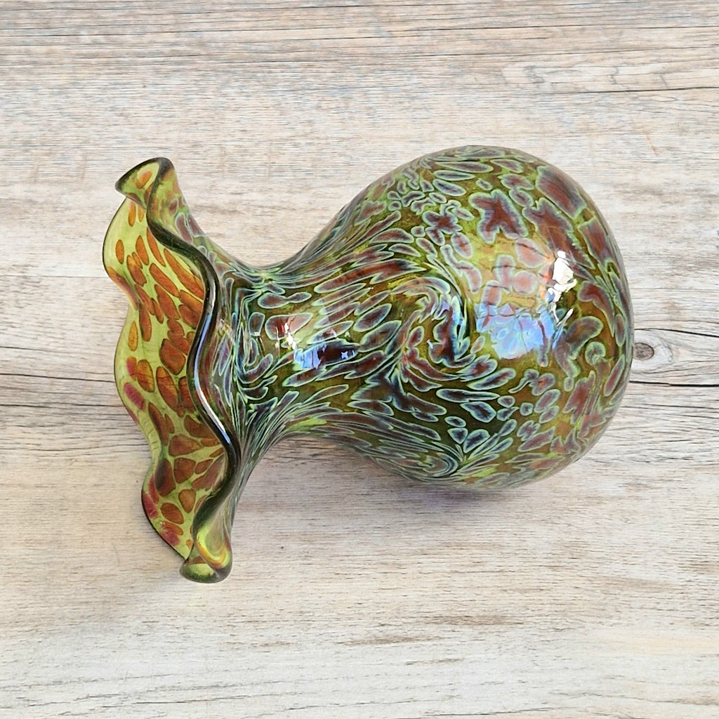 Rare 1925 Loetz Ausführung 237 Iridescent Uranium Glass Vase (Shape PN II-5589) — 13cm