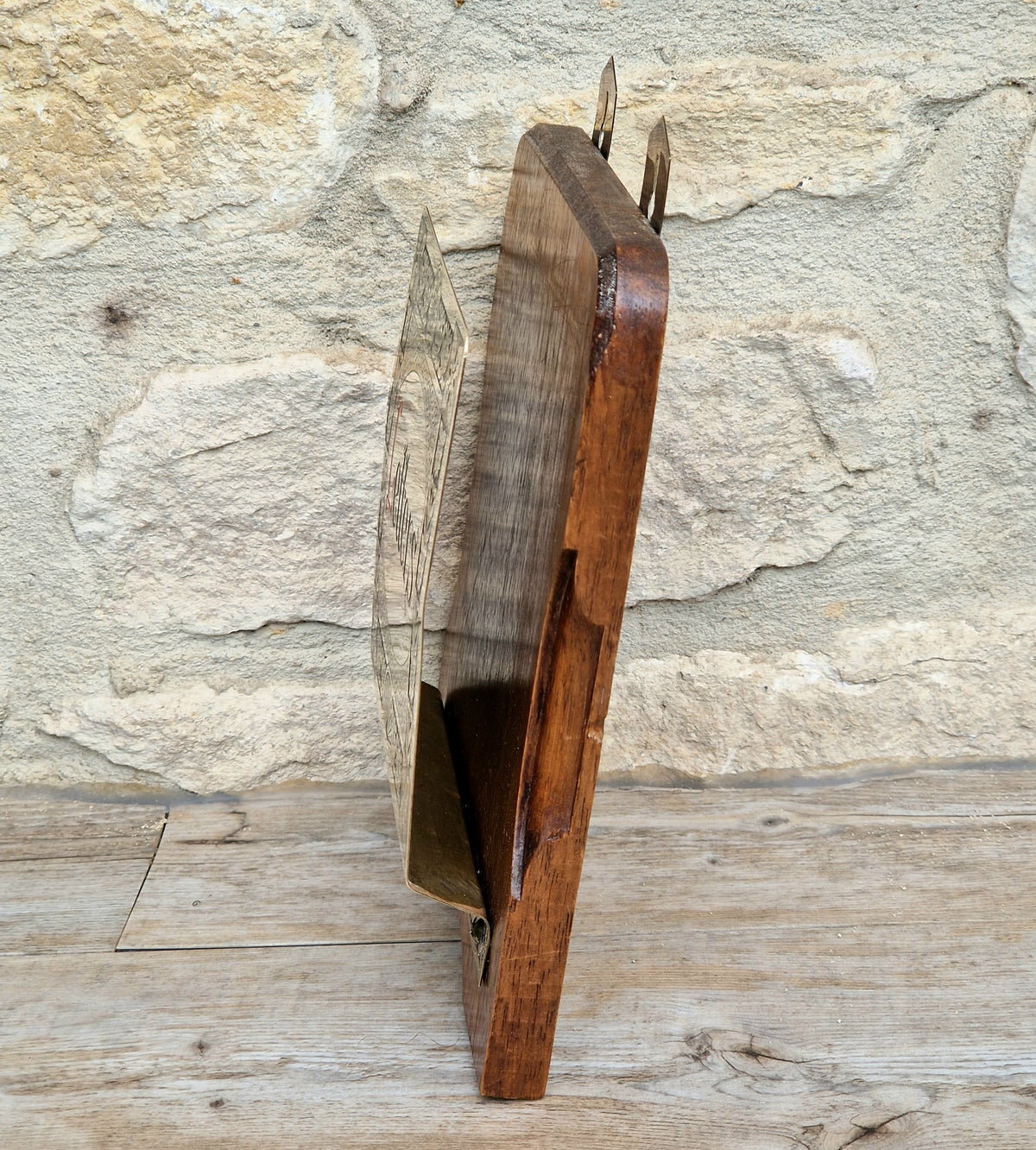 Antique Arts & Crafts Brass And Quarter Sawn Oak Gentleman's Wall Single Carved Letter Rack