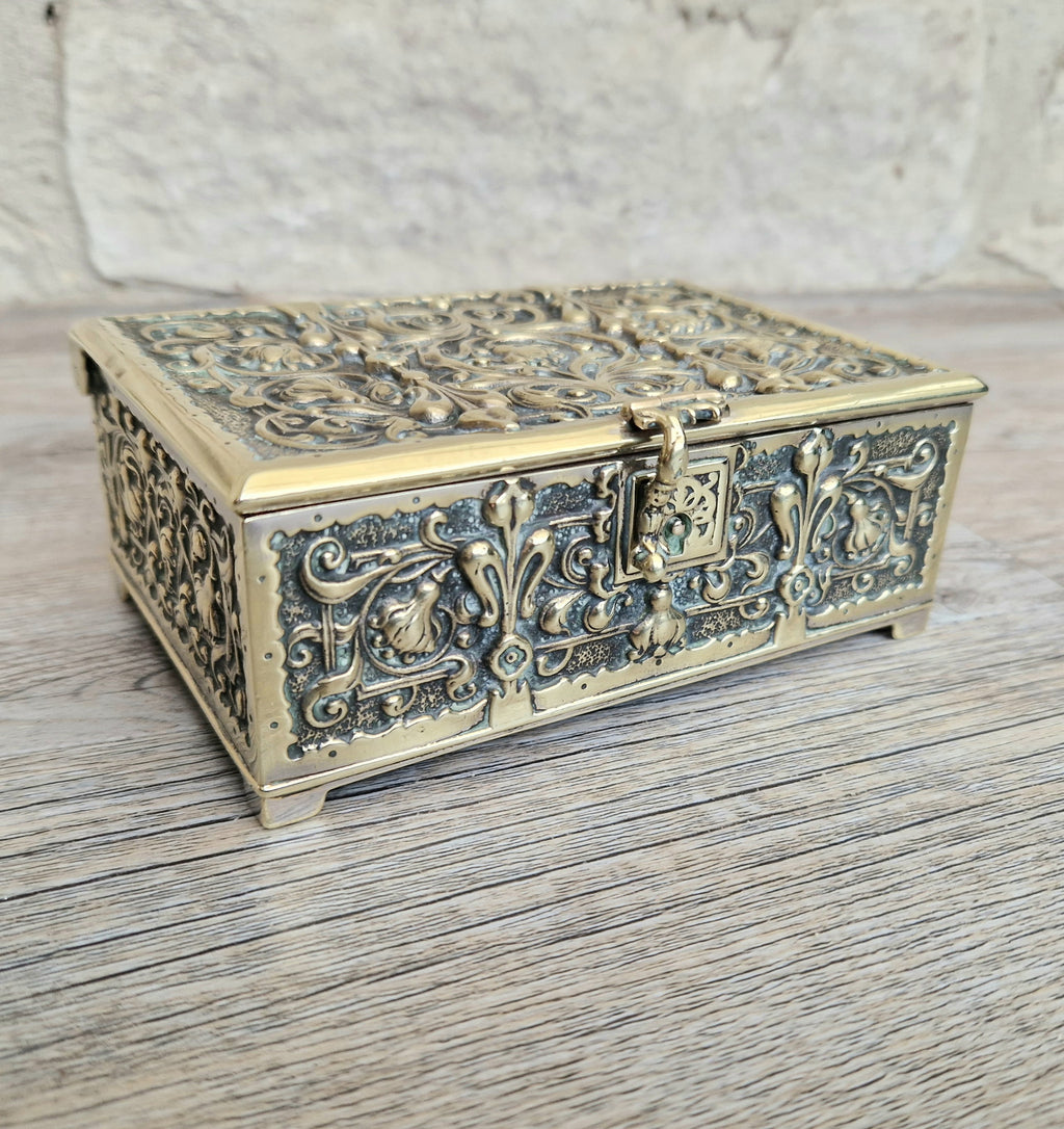 Antique Erhard & Söhne Silvered Brass High Relief Rapousse Renaissance Revival Clasp Casket Box