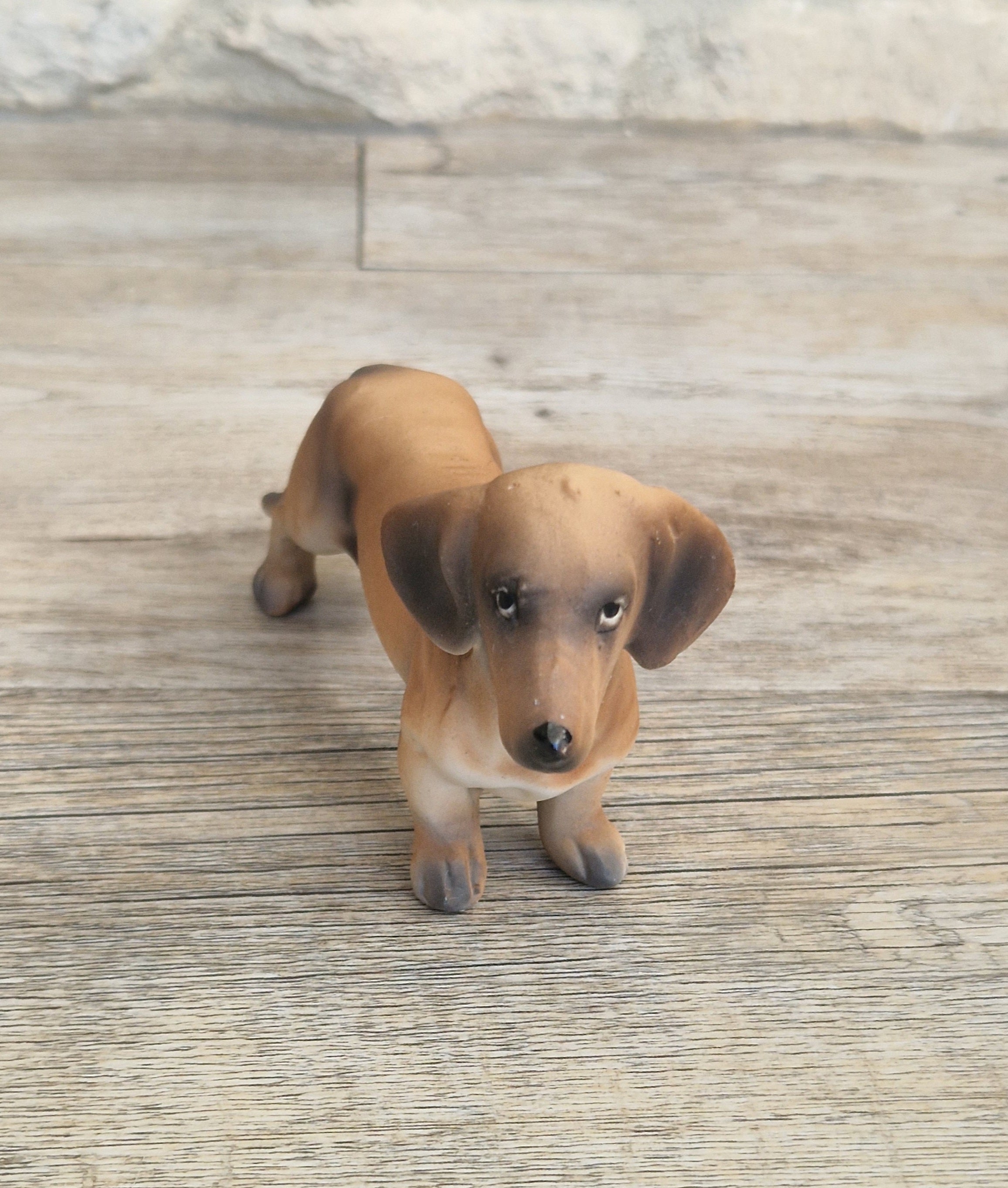 Vintage Porcelain Dachshund Dog Figurine, 15cm Matte Ceramic Retro Wiener Dog Decor Mid Century Collectible