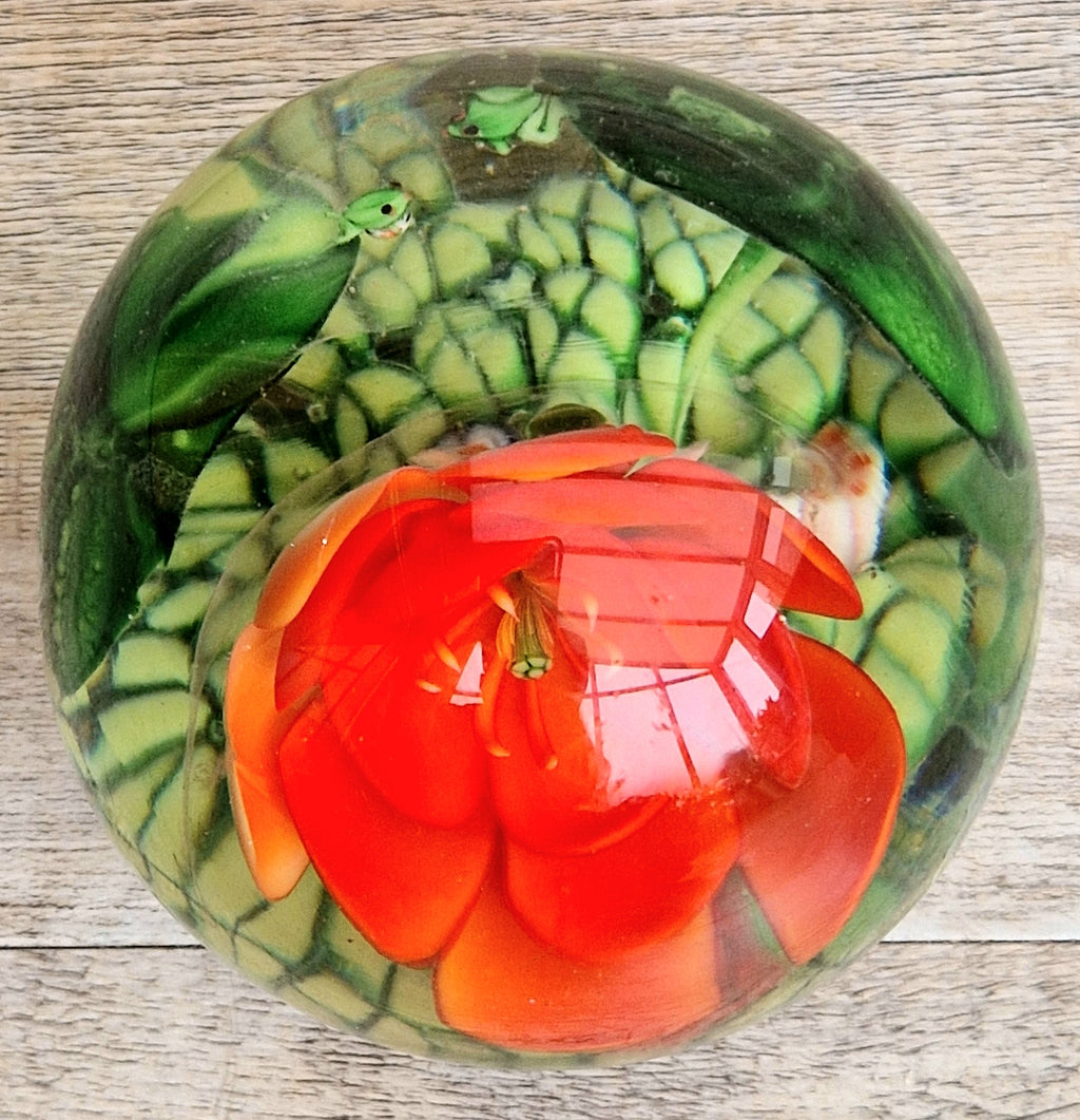 Vintage Giant Magnum Red Flower & Frogs Art Glass Sphere Ball Paperweight 9.5cm 1.4kg