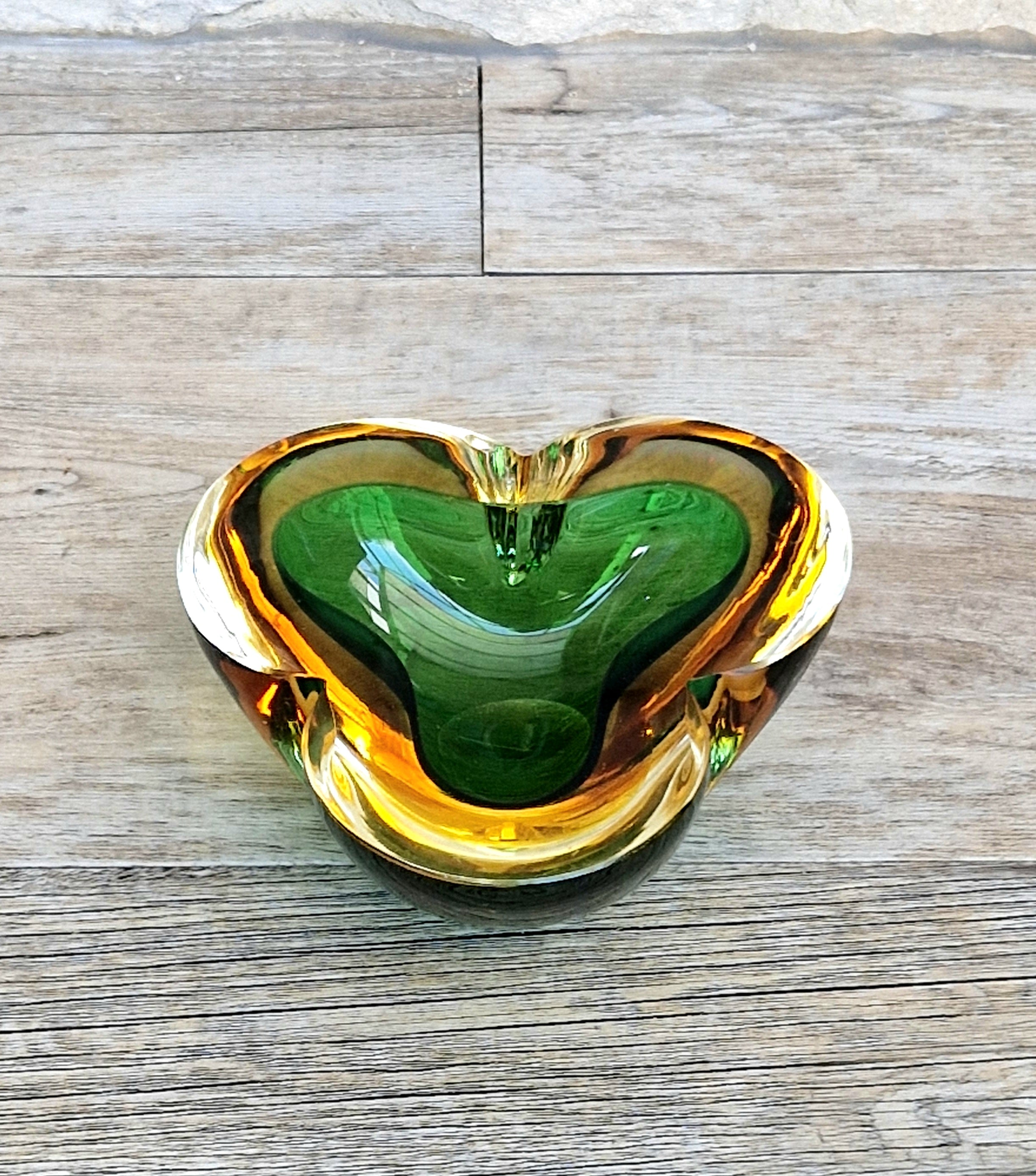 Mid-Century Tri-Form Seguso Sommerso Murano Art Glass Bowl Amber & Green 1970s 13cm