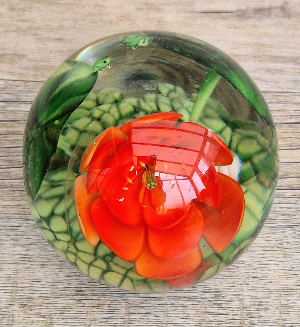 Vintage Giant Magnum Red Flower & Frogs Art Glass Sphere Ball Paperweight 9.5cm 1.4kg