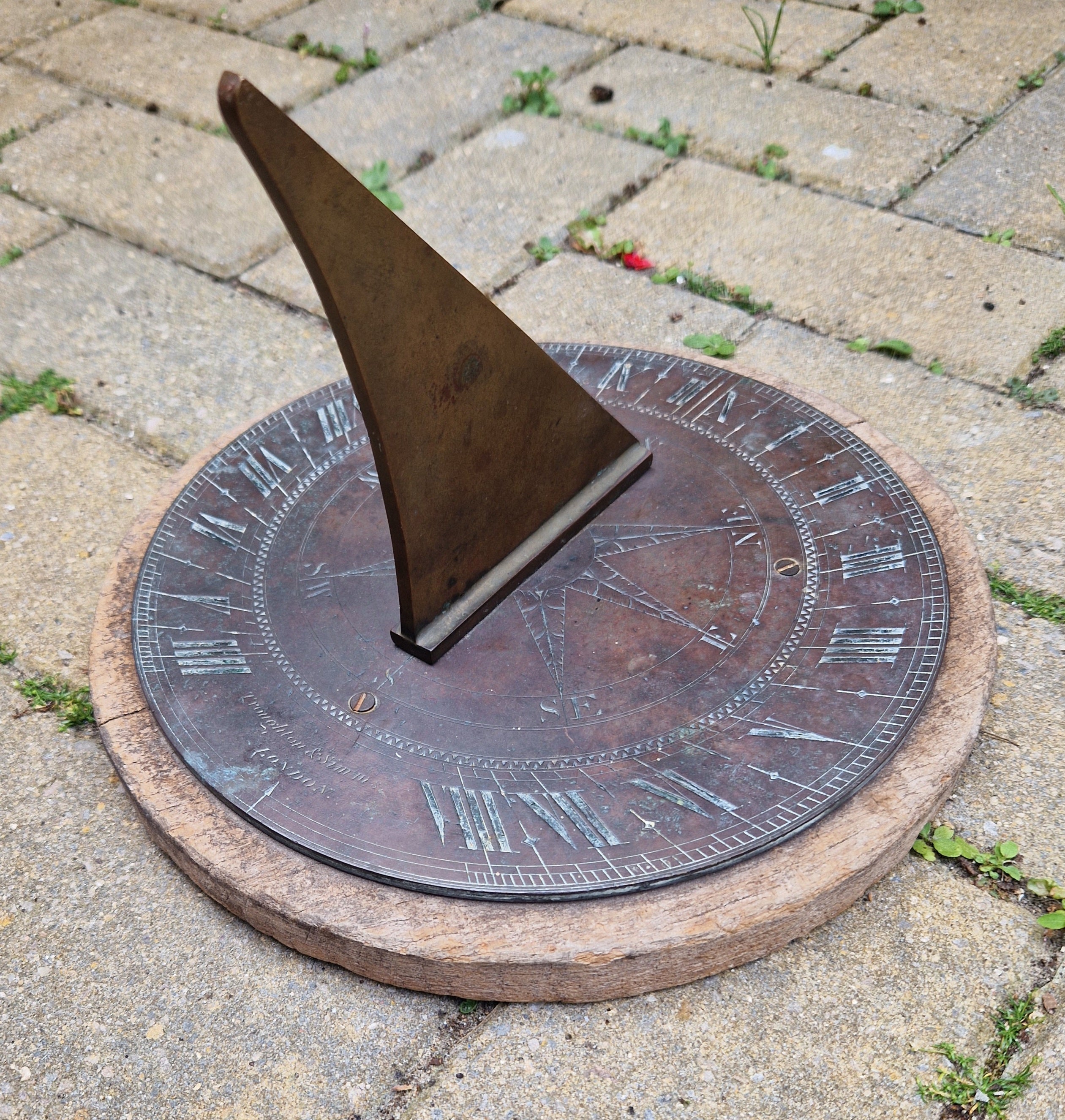 Antique Troughton & Simms London Brass Sundial, Mid-Victorian Horizontal Garden Dial Plate c.1850