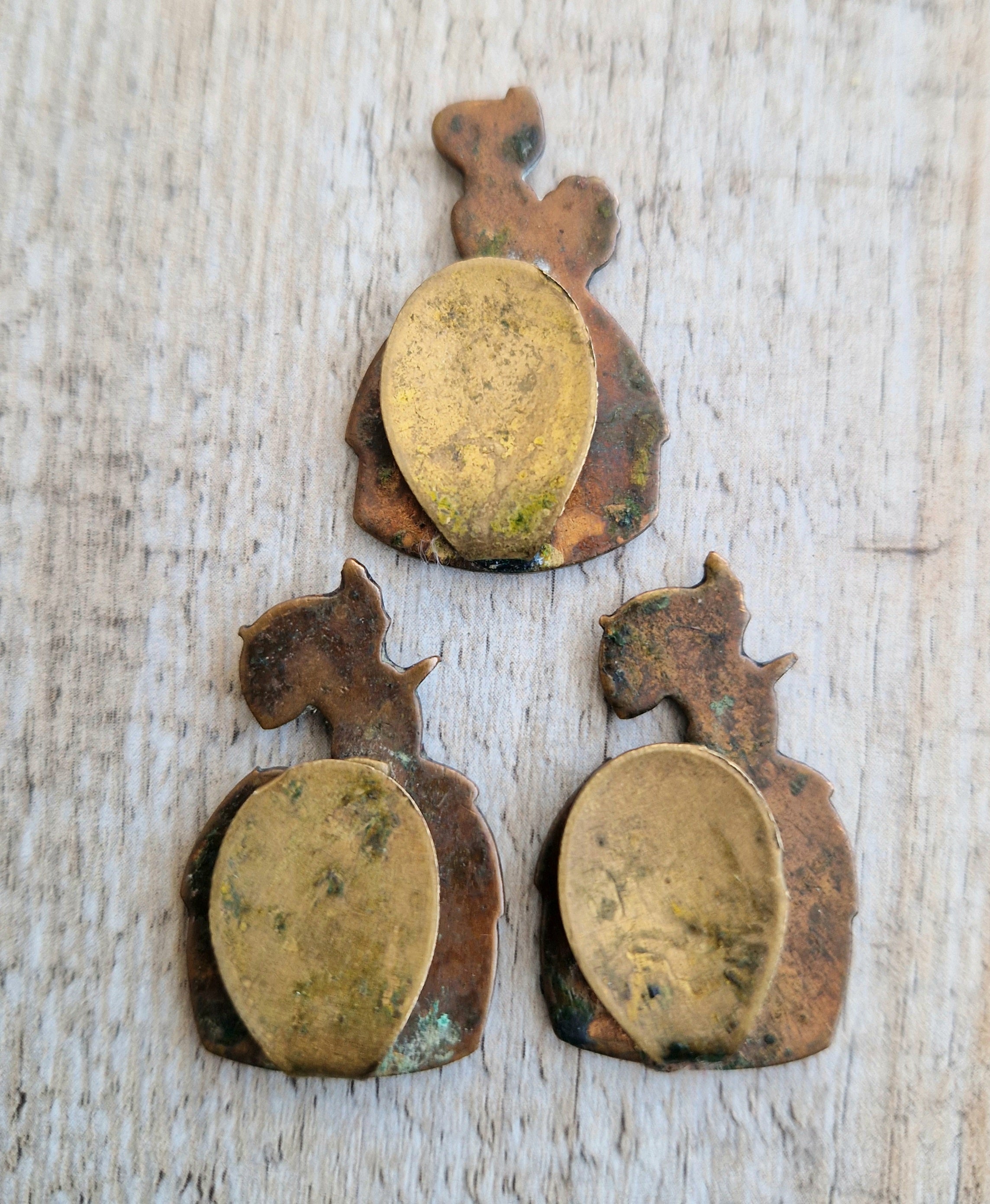 3 x Antique Art Deco Enamelled Brass Ladies Name Place Menu Holder Clips