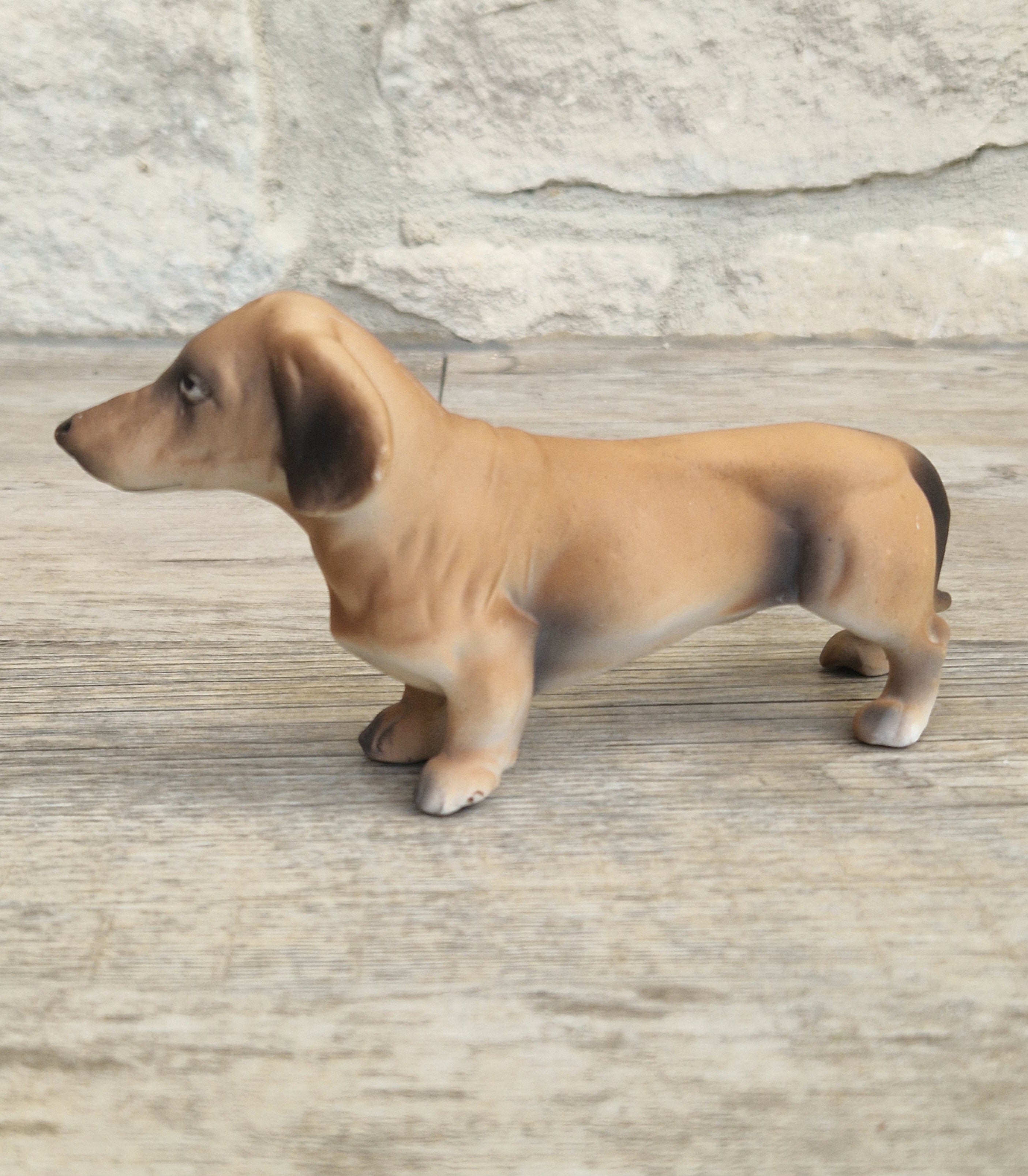 Vintage Porcelain Dachshund Dog Figurine, 15cm Matte Ceramic Retro Wiener Dog Decor Mid Century Collectible