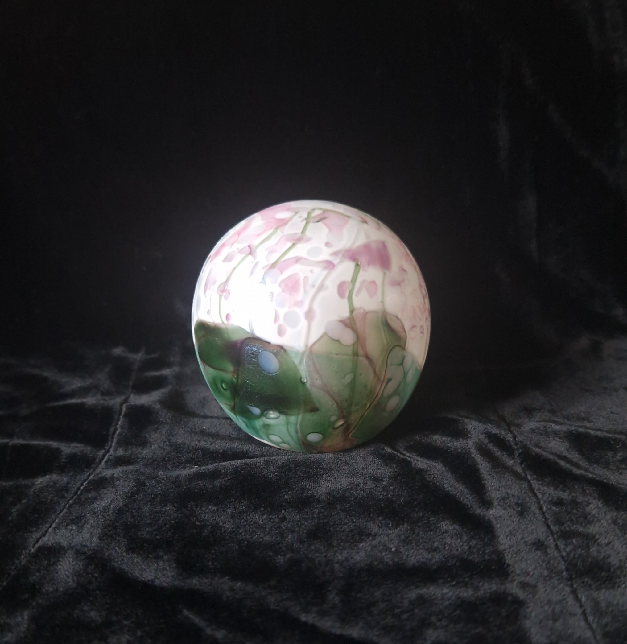 Isle Of White Art Studio Glass Vintage Lilac Flower Garden Ball Paperweight