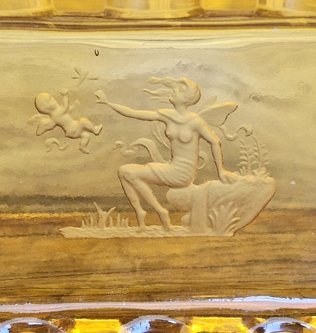 1930s Hienrich Hoffman Amber Intaglio Glass Cupid & Goddess Crenulated Lidded Trinket Box