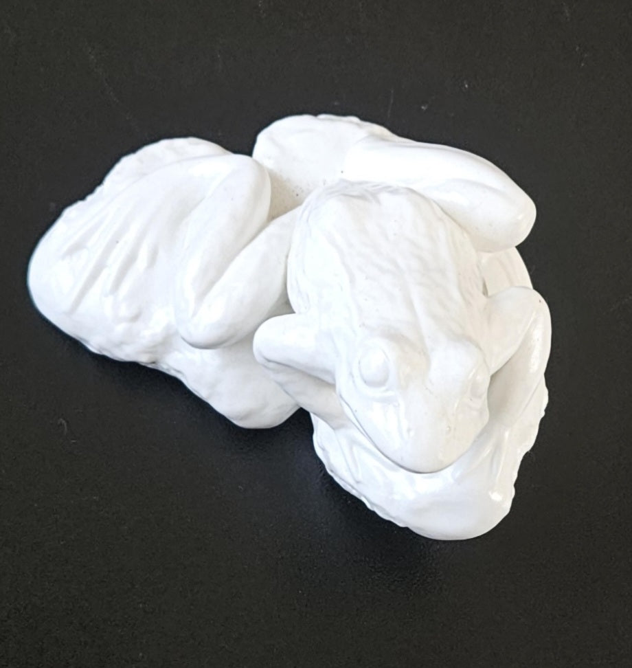 Small Vintage Ceramic White Frog Toad Ornament 9cm X 6cm Tall White