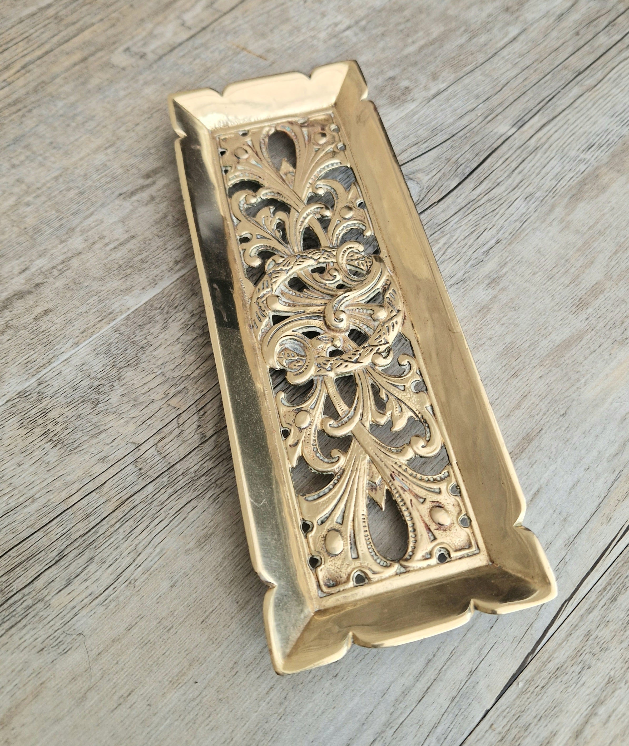 Antique Victorian Cast Brass Art Nouveau Pierced Floral Wreath Footed Pen Tray