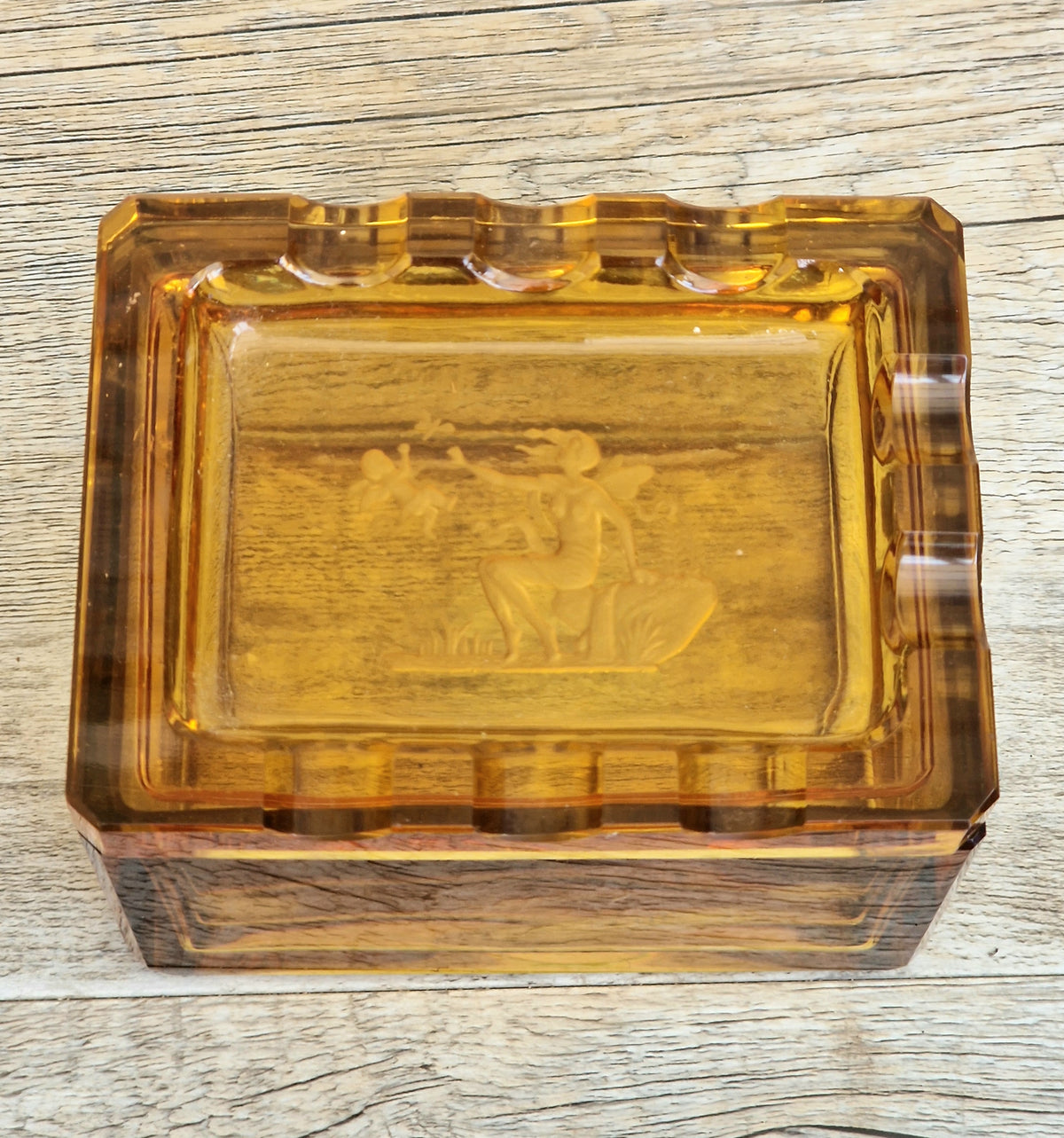 1930s Hienrich Hoffman Amber Intaglio Glass Cupid & Goddess Crenulated Lidded Trinket Box