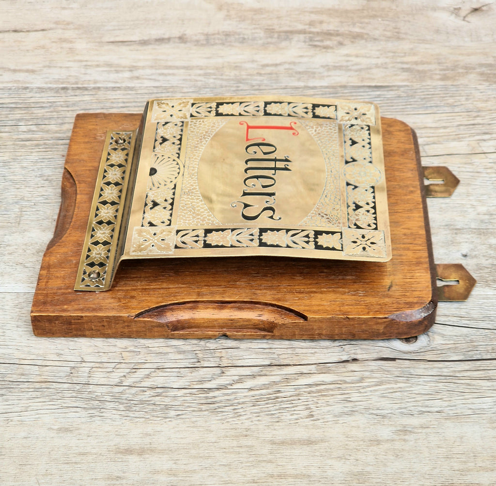 Antique Arts & Crafts Brass And Quarter Sawn Oak Gentleman's Wall Single Carved Letter Rack