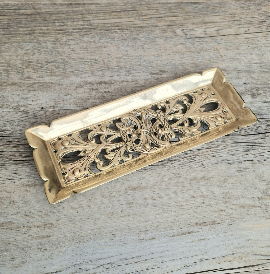 Antique Victorian Cast Brass Art Nouveau Pierced Floral Wreath Footed Pen Tray