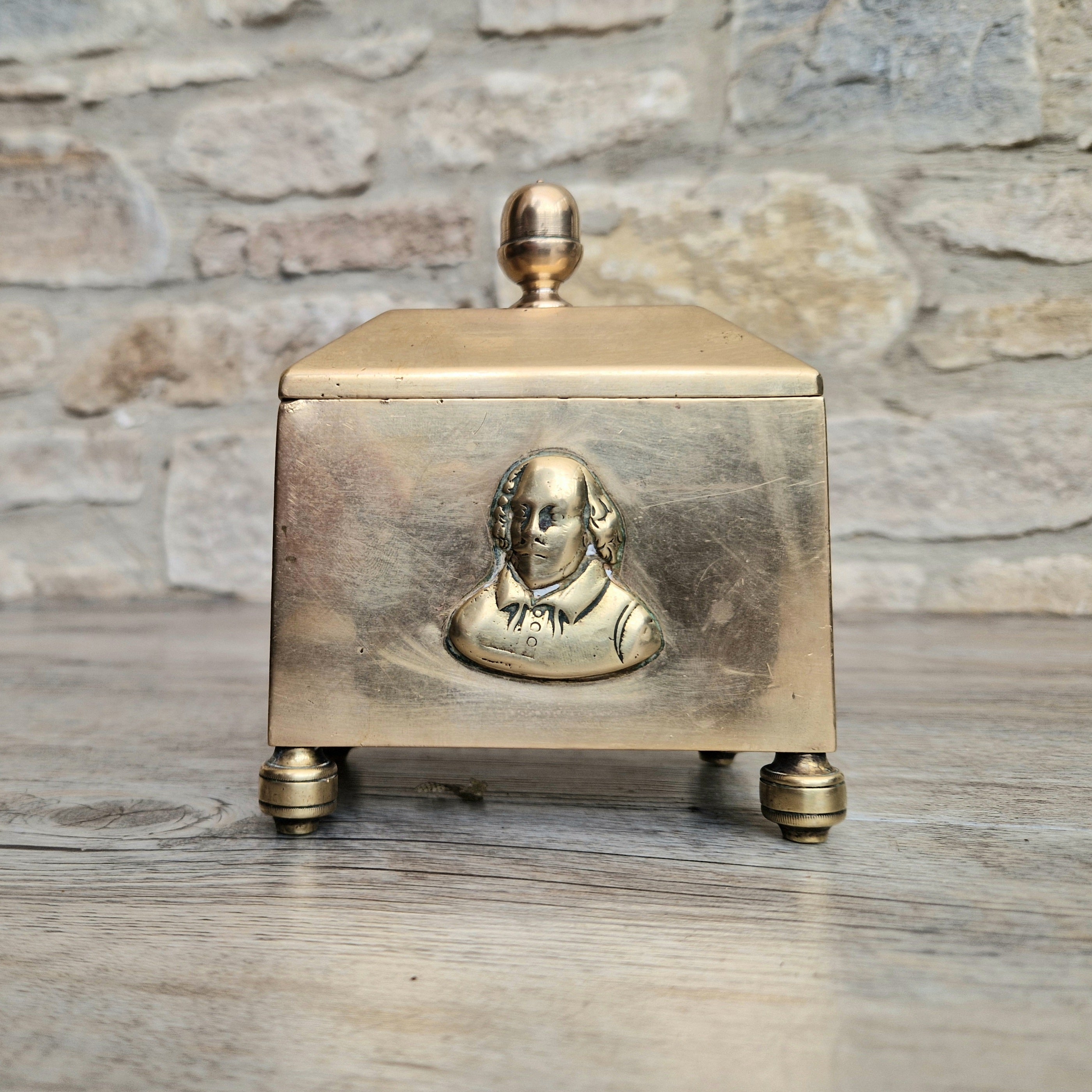 Colbrookdale Style Brass Relief Decoration Pyramid Lid Caddy Box