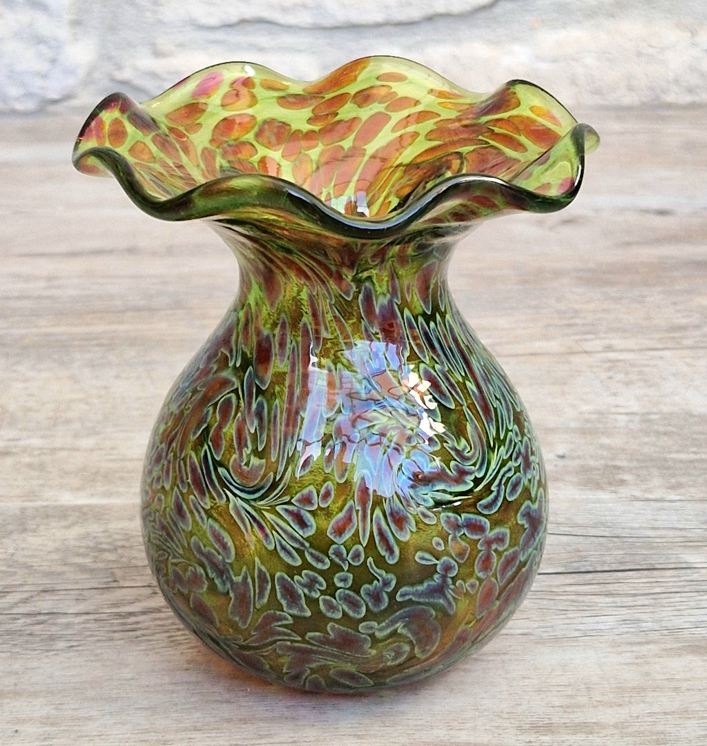 Rare 1925 Loetz Ausführung 237 Iridescent Uranium Glass Vase (Shape PN II-5589) — 13cm
