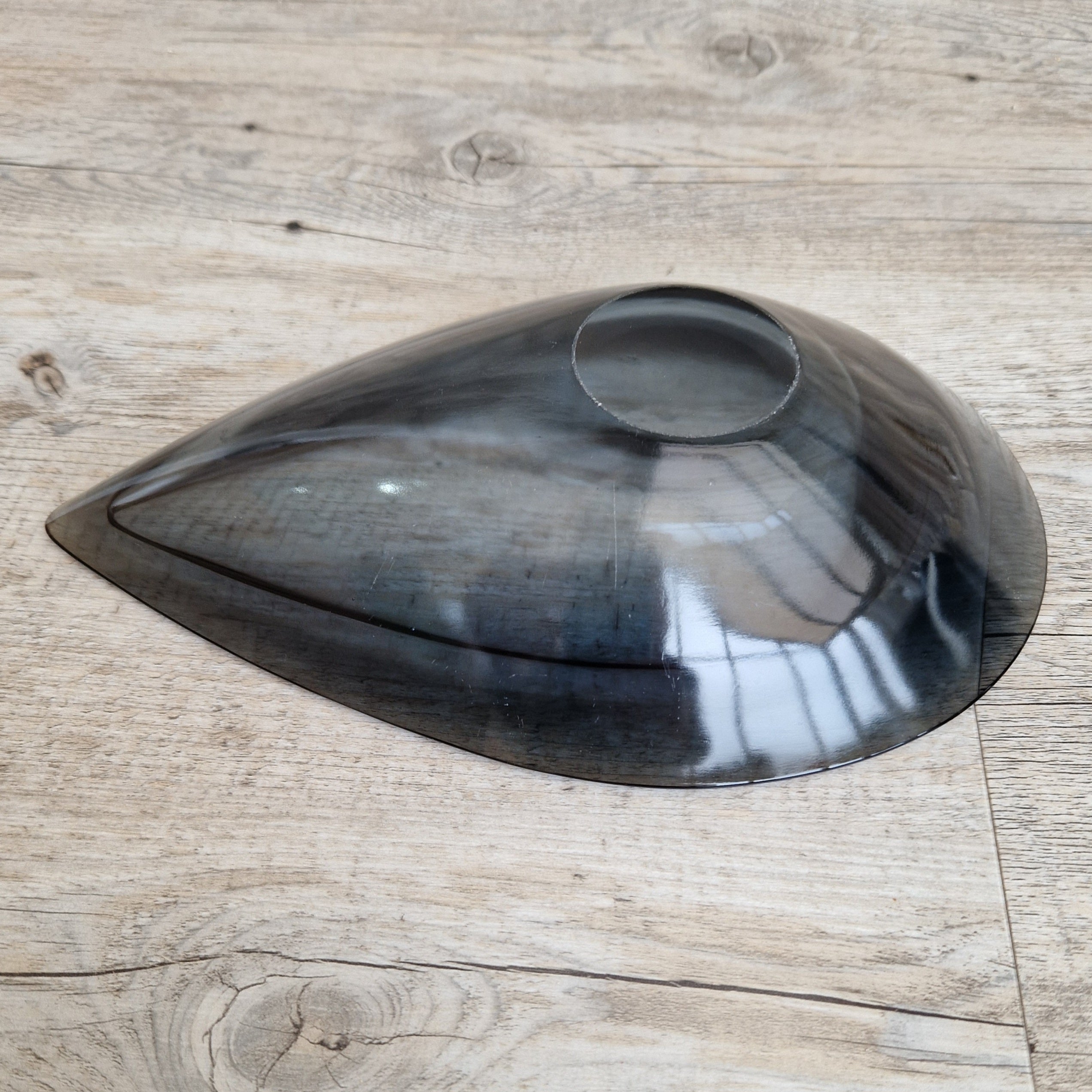 Sasaki Glass Teardrop Bowl: Mid-Century Modern Design