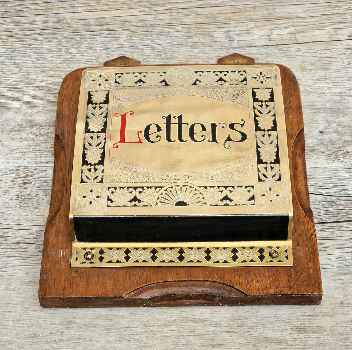 Antique Arts & Crafts Brass And Quarter Sawn Oak Gentleman's Wall Single Carved Letter Rack