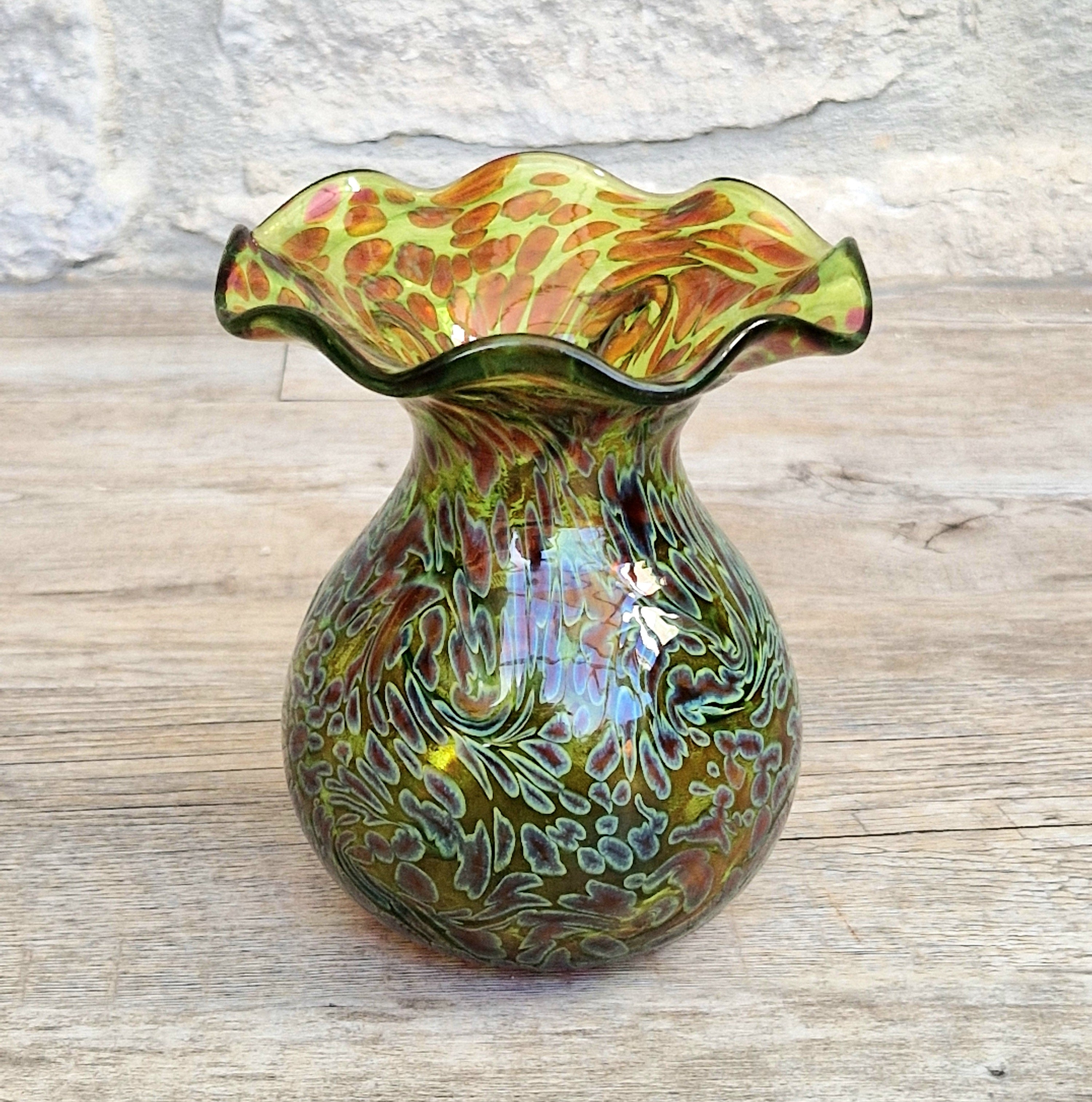 Rare 1925 Loetz Ausführung 237 Iridescent Uranium Glass Vase (Shape PN II-5589) — 13cm