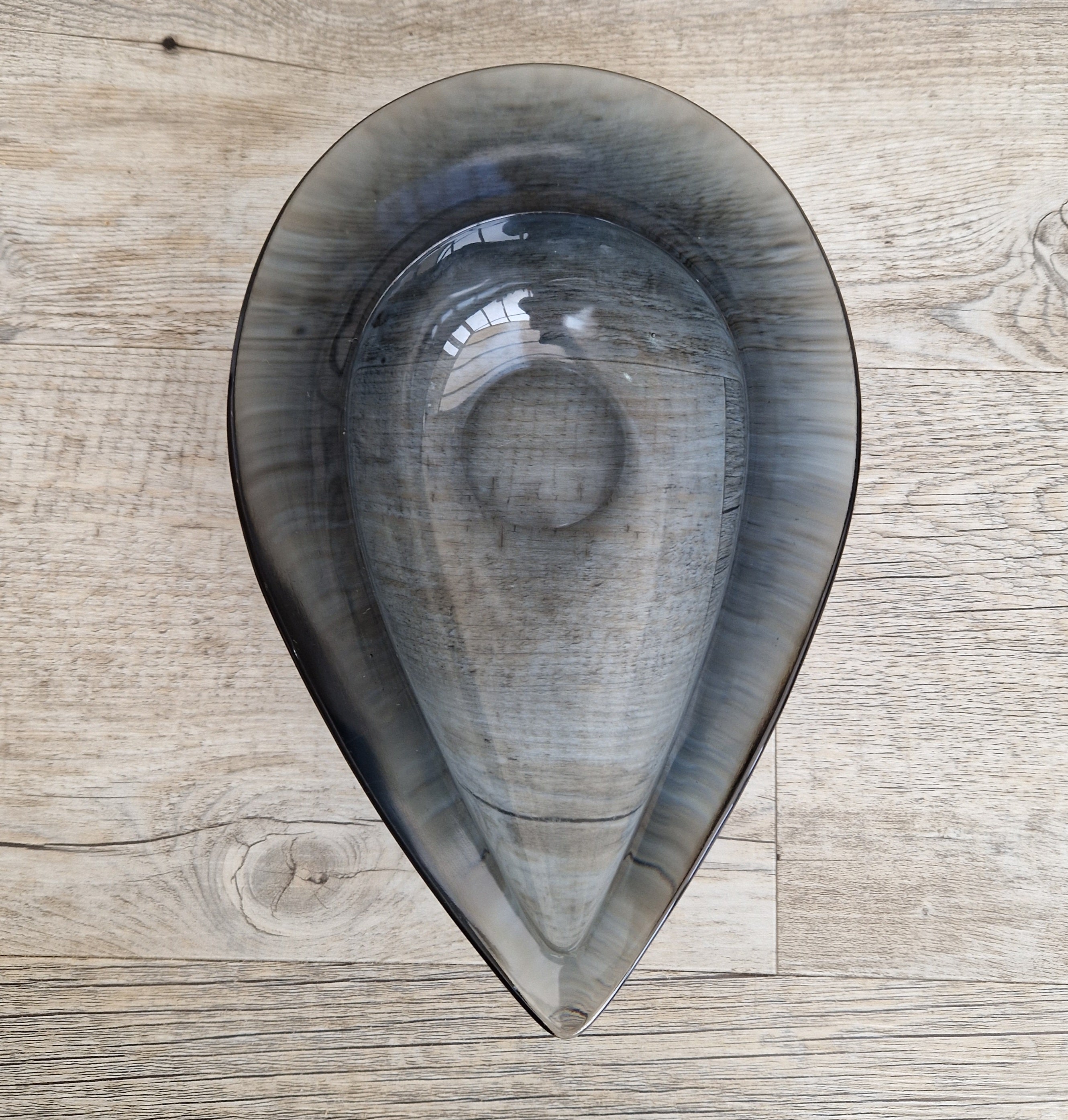 Sasaki Glass Teardrop Bowl: Mid-Century Modern Design