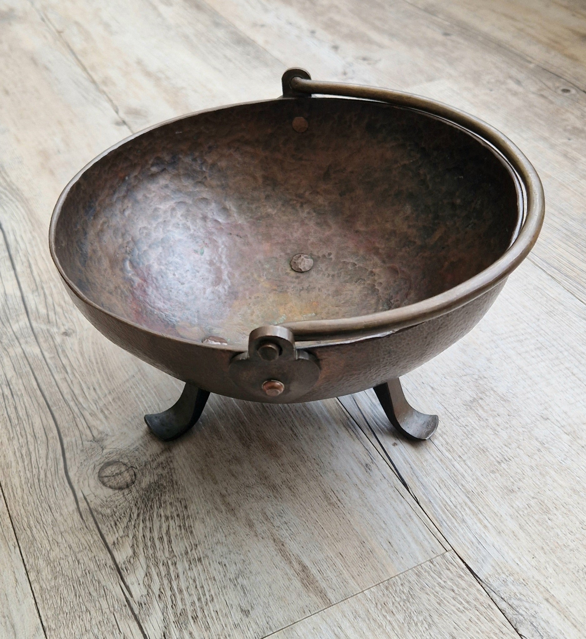 Antique Arts & Crafts Hand Beaten Solid Copper Brass Handled Tri-Foot Planter Bowl c.1890-1900's