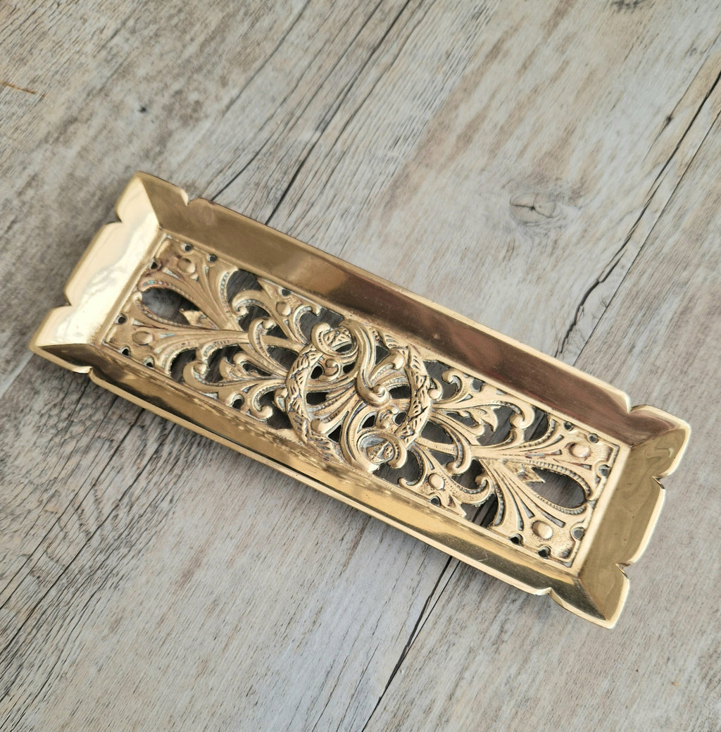 Antique Victorian Cast Brass Art Nouveau Pierced Floral Wreath Footed Pen Tray