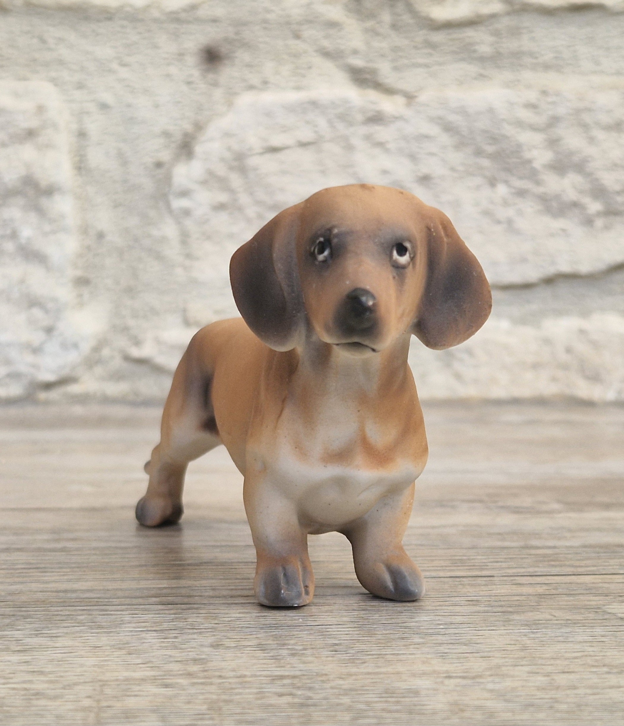 Vintage Porcelain Dachshund Dog Figurine, 15cm Matte Ceramic Retro Wiener Dog Decor Mid Century Collectible