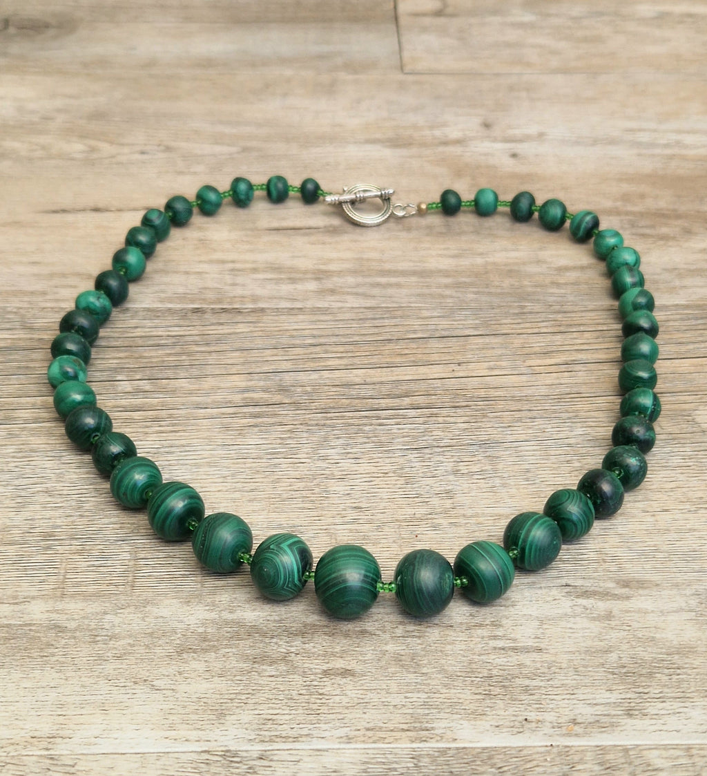 Vintage Graduated Malachite Round Bead T-Bar Clasp Necklace (60cm)