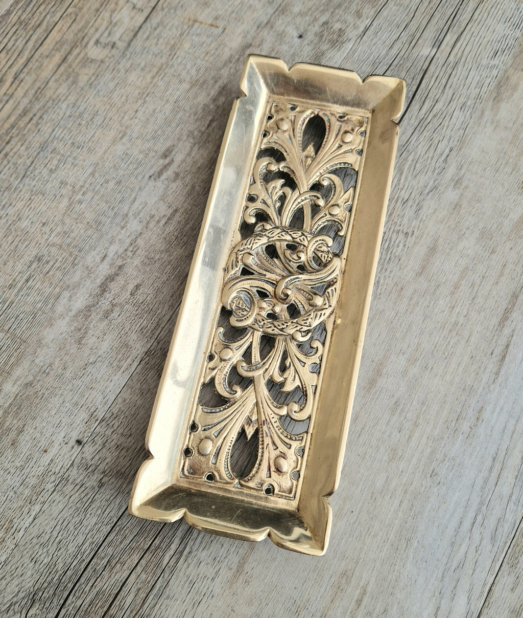 Antique Victorian Cast Brass Art Nouveau Pierced Floral Wreath Footed Pen Tray